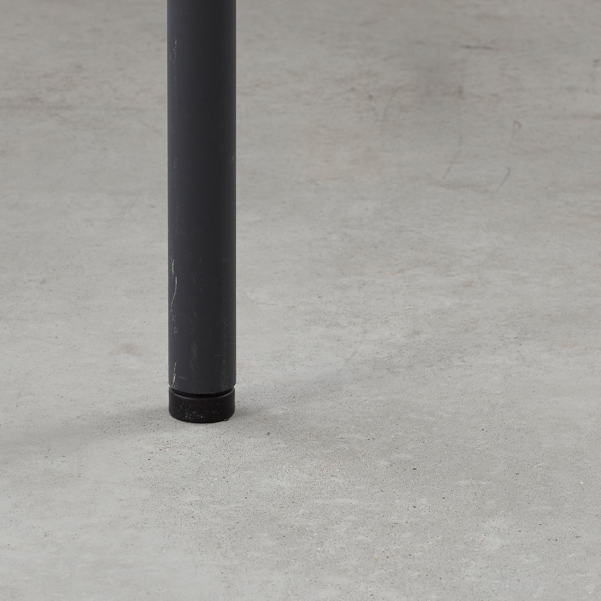 Jonas Bohlin Table de salle à manger en métal et cuir Suède - Fin du XXe siècle Bon état - En vente à London, GB