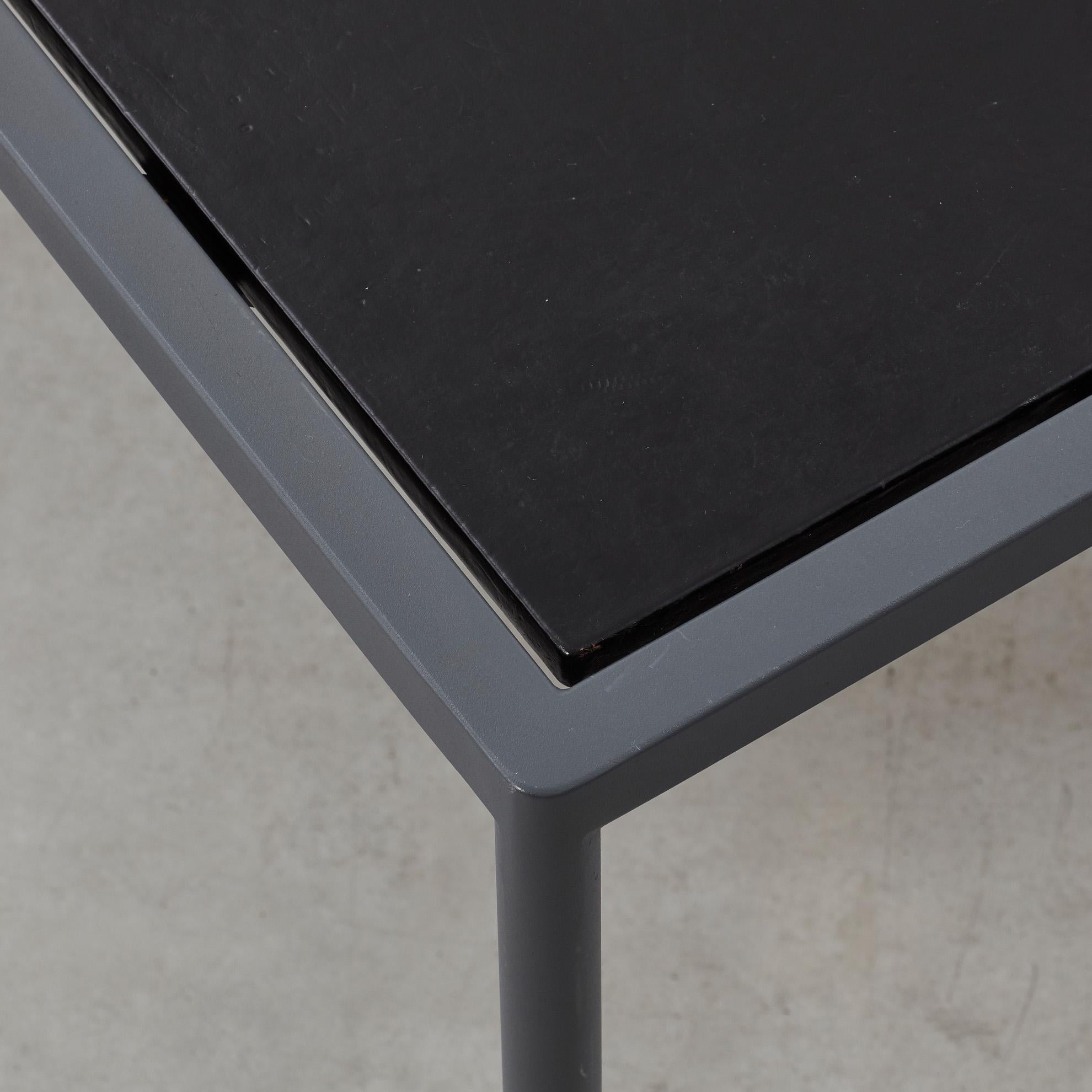 20ième siècle Jonas Bohlin Table de salle à manger en métal et cuir Suède - Fin du XXe siècle en vente