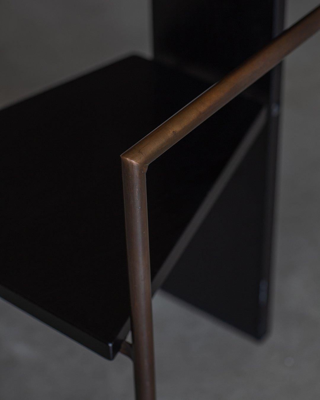 Jonas Bohlin, Stuhl aus Holzbeton, schwarz, hergestellt von Källemo im Angebot 3
