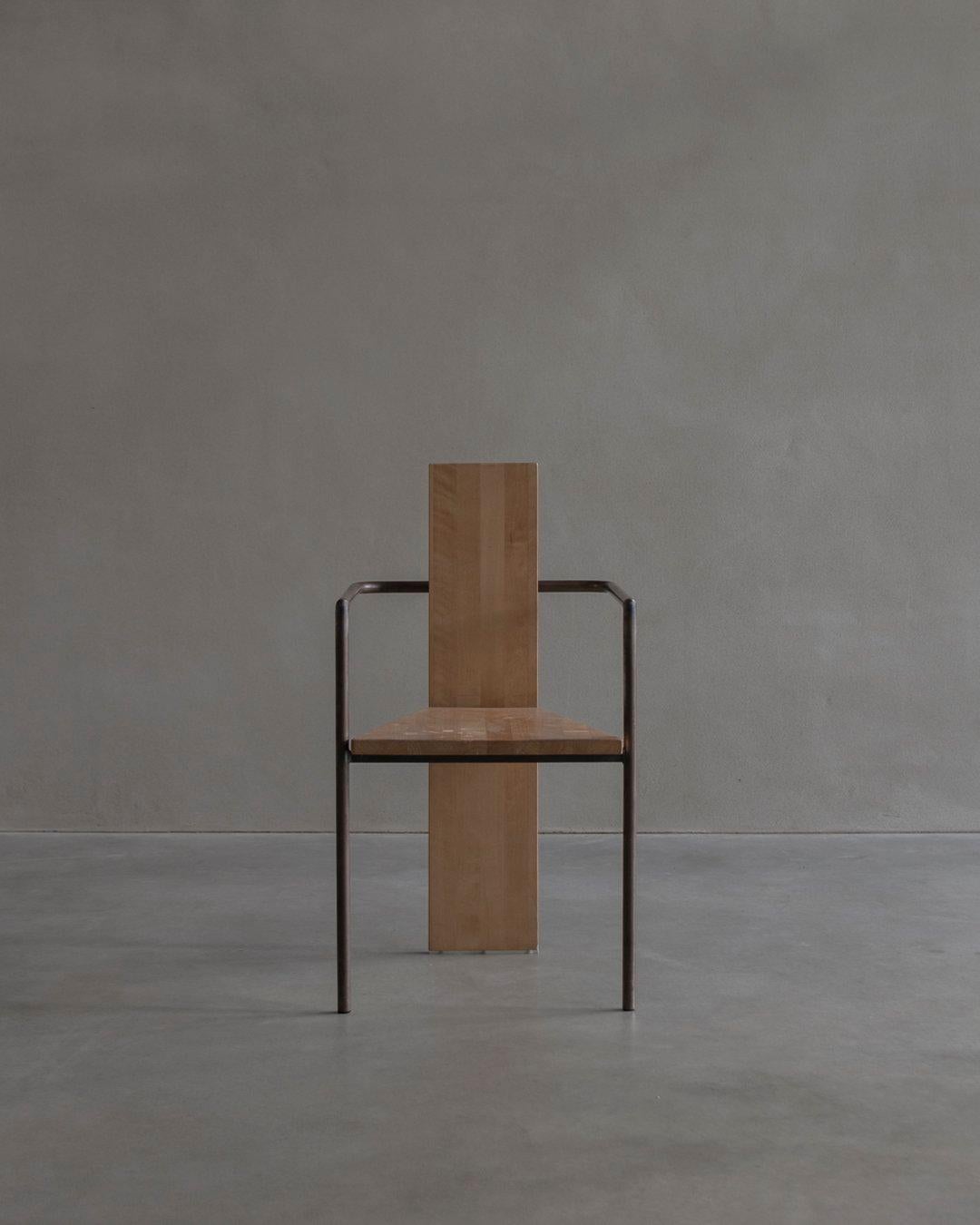 Jonas Bohlin (Swedish), made a significant impact with his innovative and minimalist approach to furniture design. Notable creations in his portfolio are the Concrete Chair and its wood variant, the Wooden Concrete Chair. Produced by Källemo, these