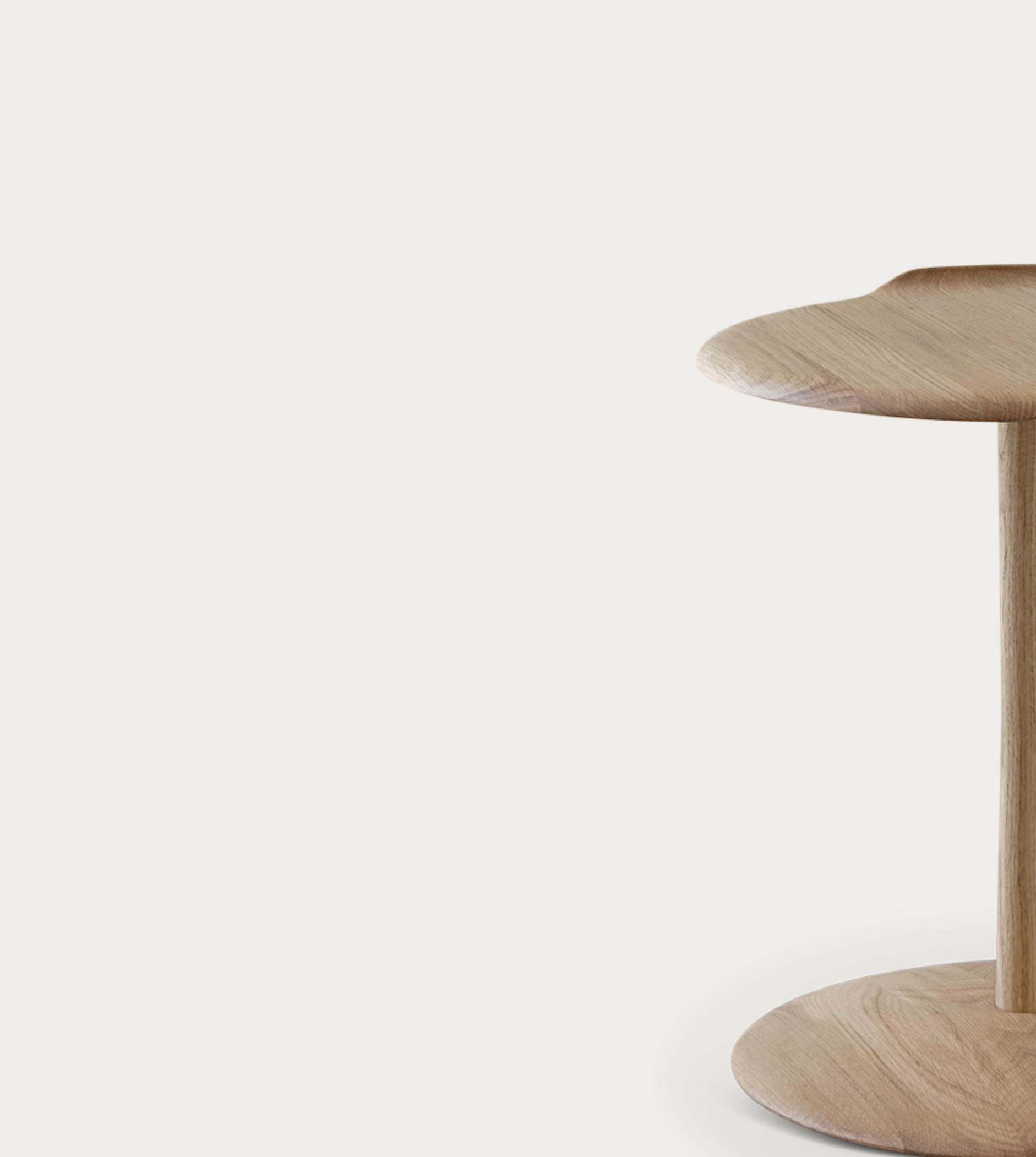 Jonas Lyndby Jensen Akande Side Tbale Types de bois : Chêne pour une collection en vente 1