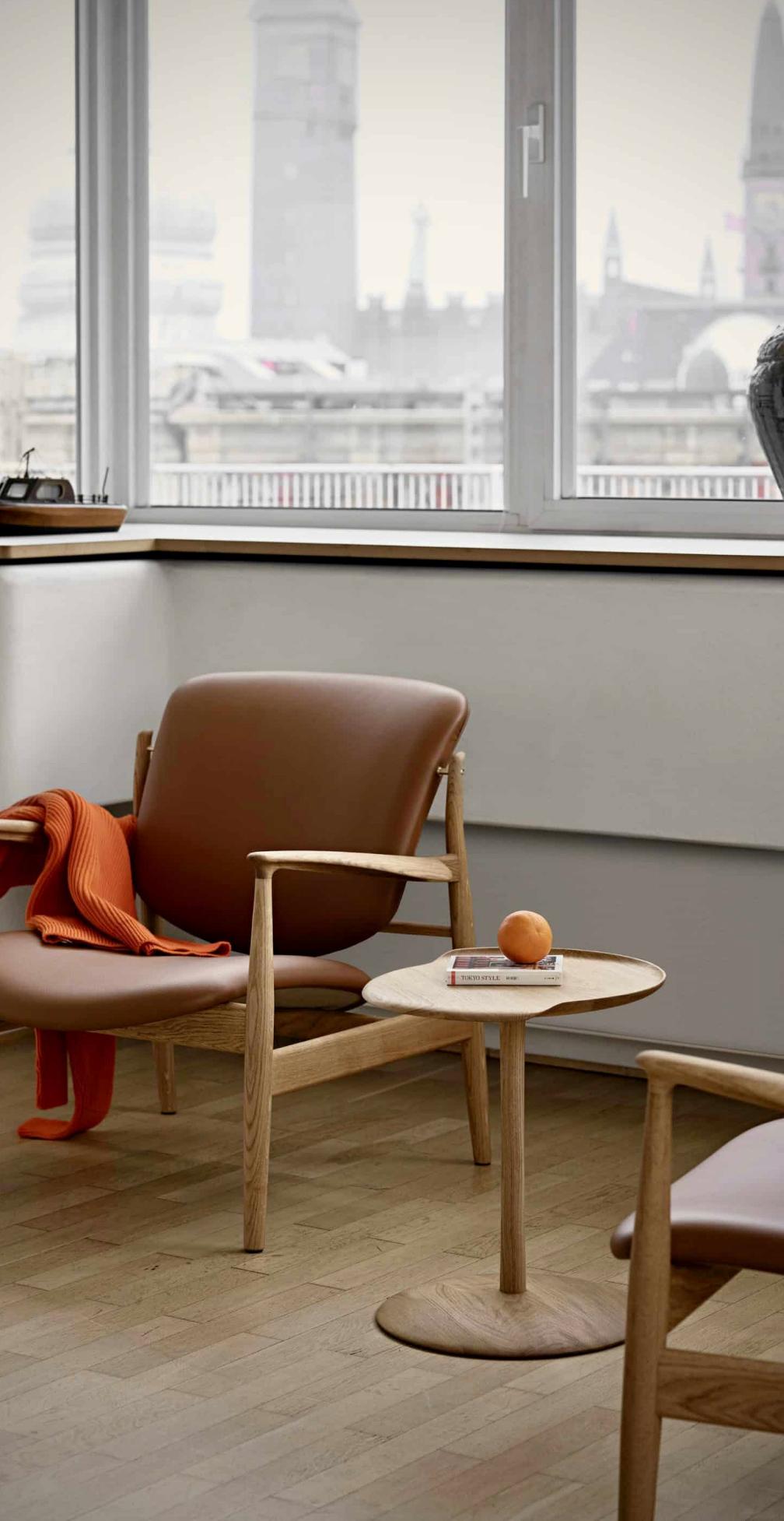 Jonas Jensen Jensen Table d'appoint Akande Types de bois : Noyer Pour une Collectional en vente 4