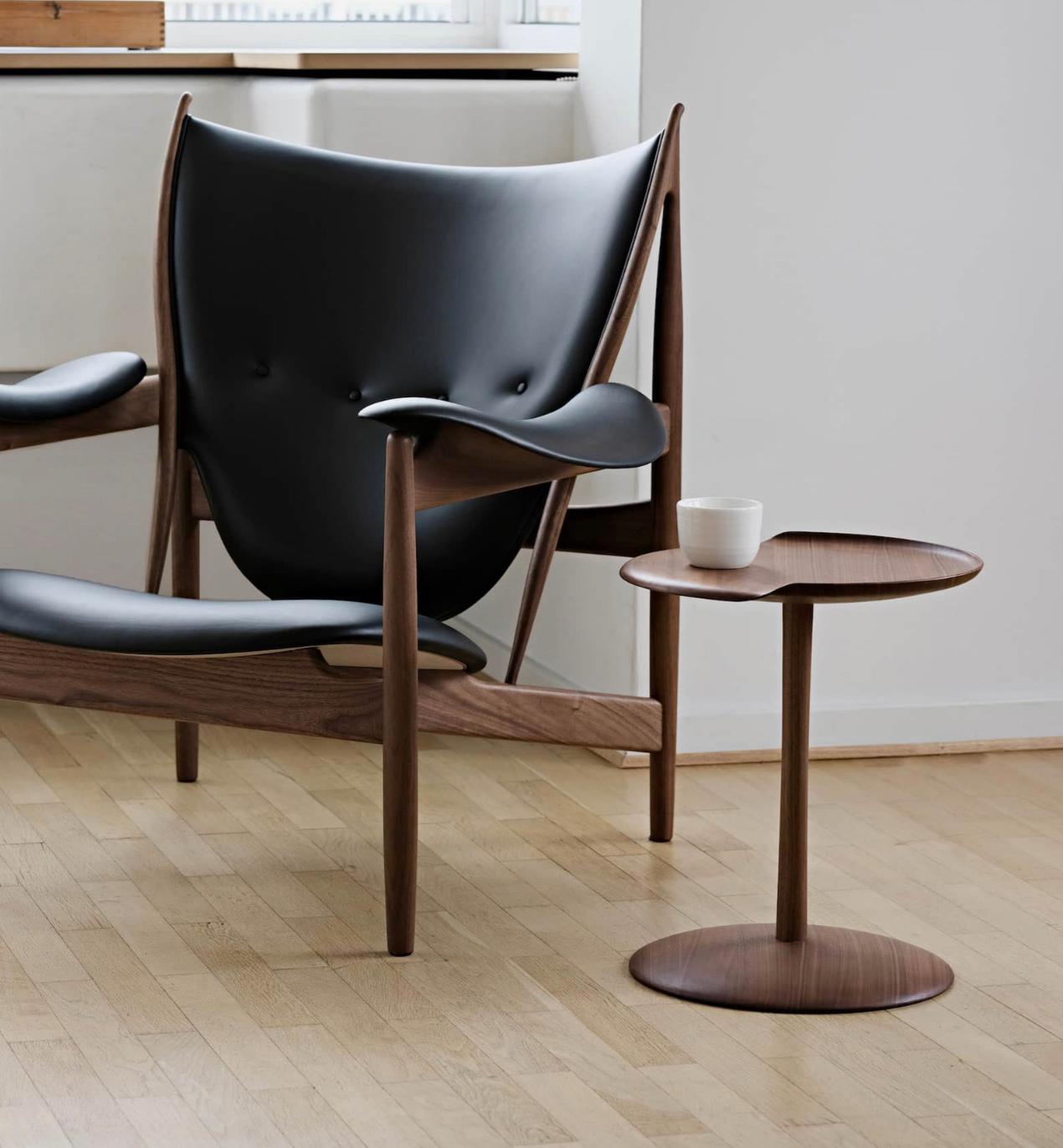 Jonas Jensen Jensen Table d'appoint Akande Types de bois : Noyer Pour une Collectional en vente 7