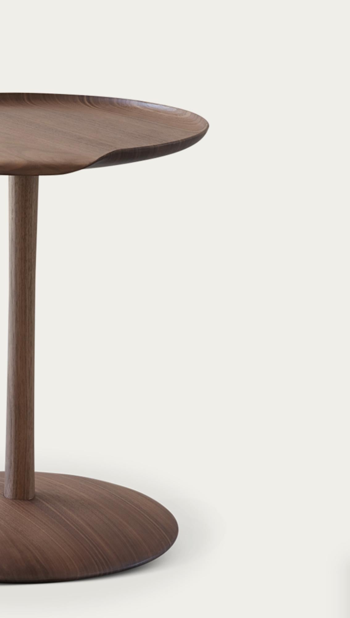 Jonas Jensen Jensen Table d'appoint Akande Types de bois : Noyer Pour une Collectional Neuf - En vente à Barcelona, Barcelona
