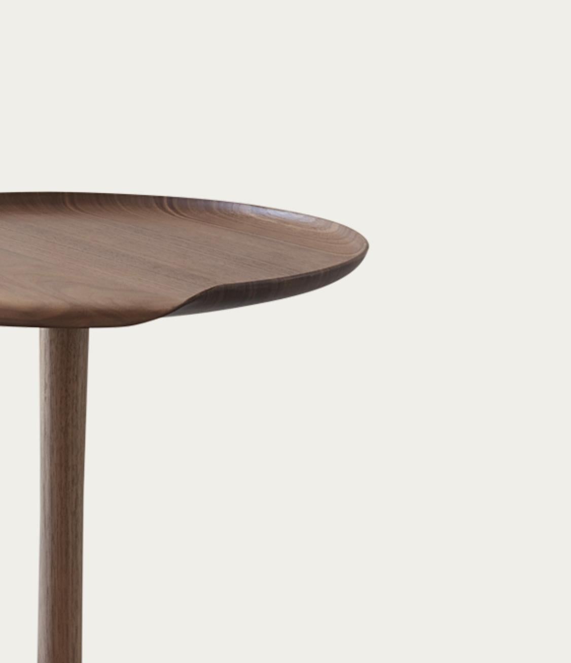 Jonas Jensen Jensen Table d'appoint Akande Types de bois : Noyer Pour une Collectional en vente 3