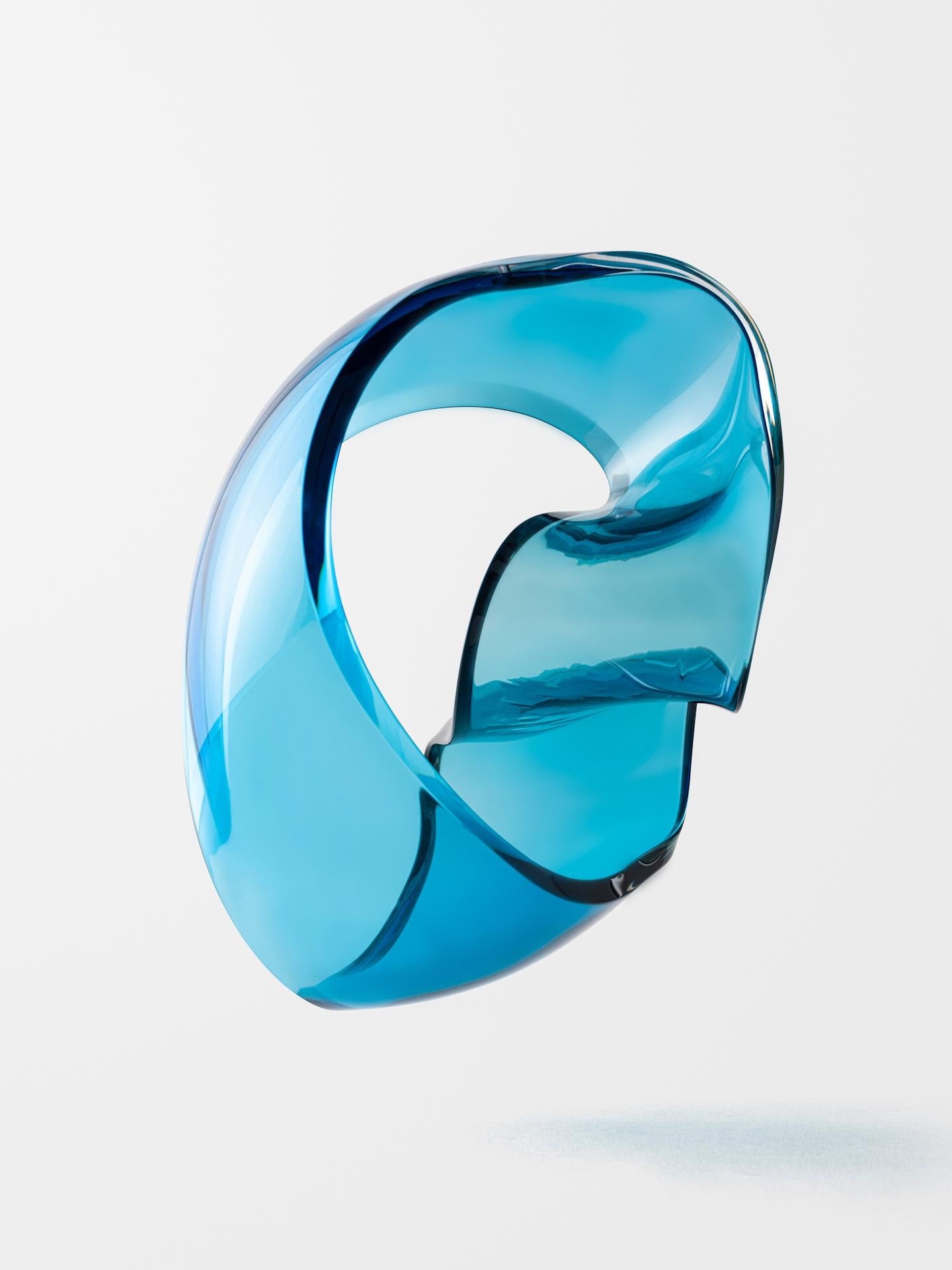 Jona Noël Niedermann
LOOPING (bleu), 2022
Verre soufflé
9.50 x 8.25 x 5.50 in.
