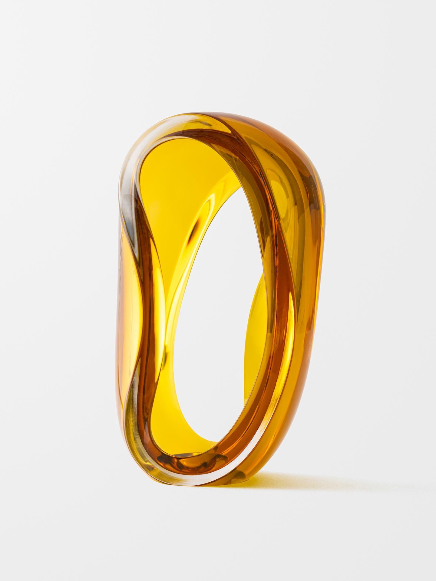 Loops (Gold) - Gray Abstract Sculpture by Jonas Noël Niedermann