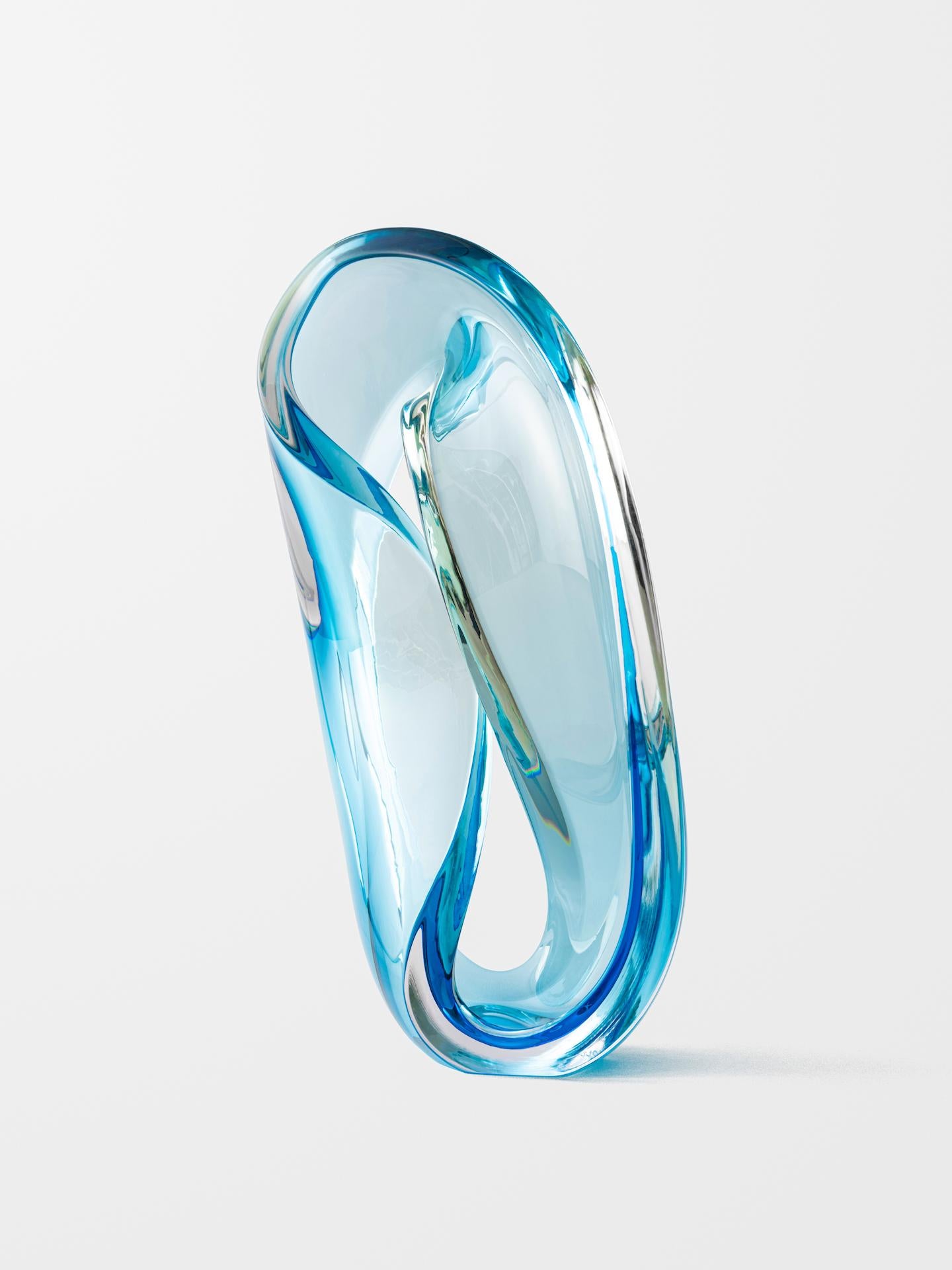Loops (Sky Blue) - Contemporary Sculpture by Jonas Noël Niedermann