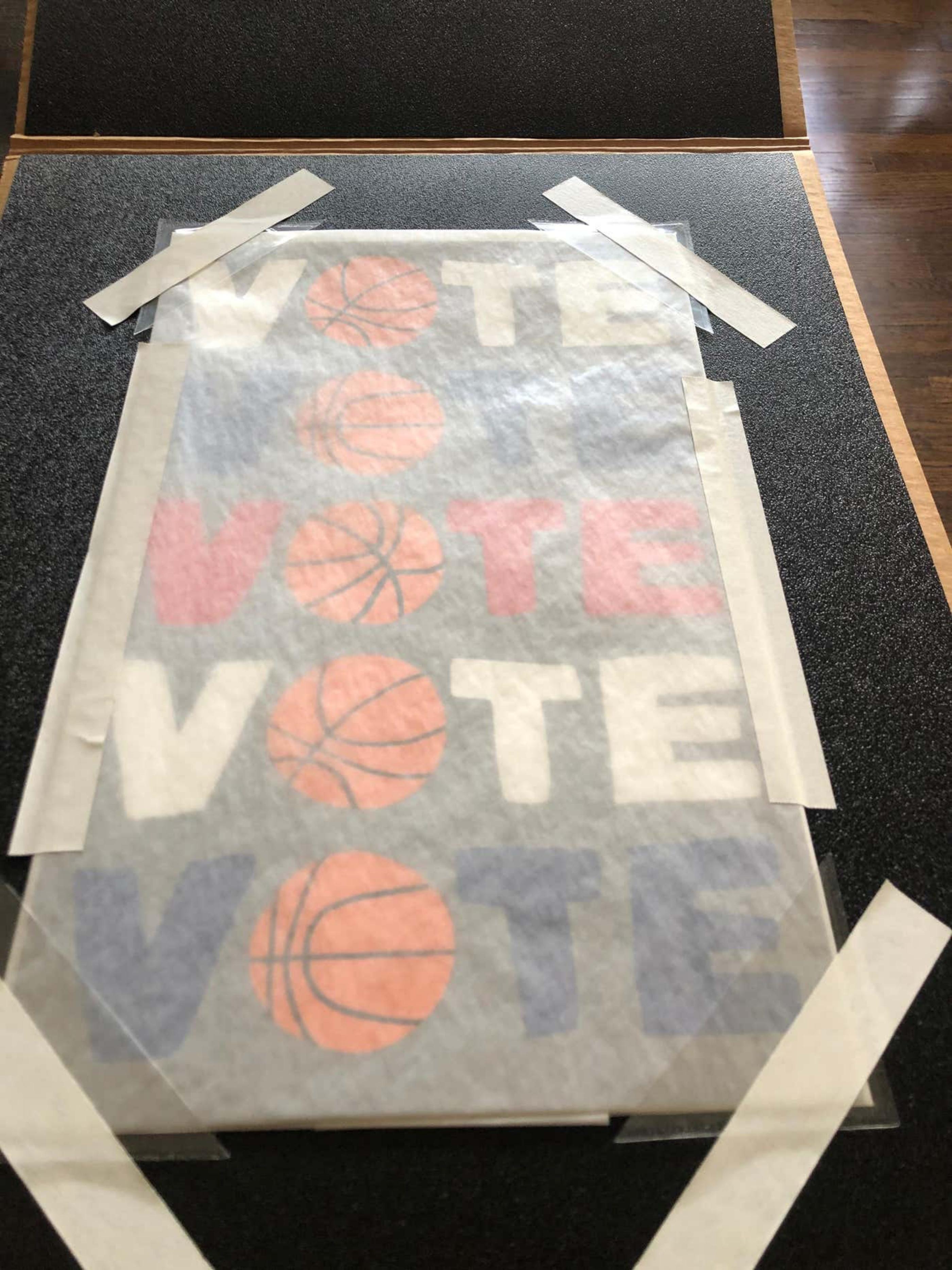 VOTE, sérigraphie politique en édition limitée avec la célèbre image de basket-ball de l'artiste - Print de Jonas Wood