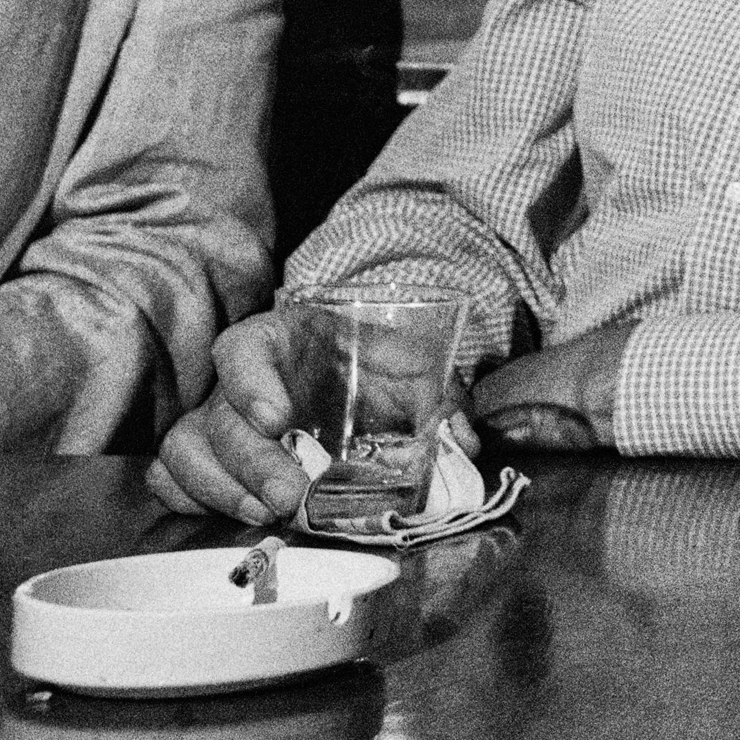 John Chamberlain in der Bar von Kim Esteve, Sao Paulo, Brasilien, Oktober 1994

X

Fotografiert von Jonathan Becker
Zeitgenössische
28