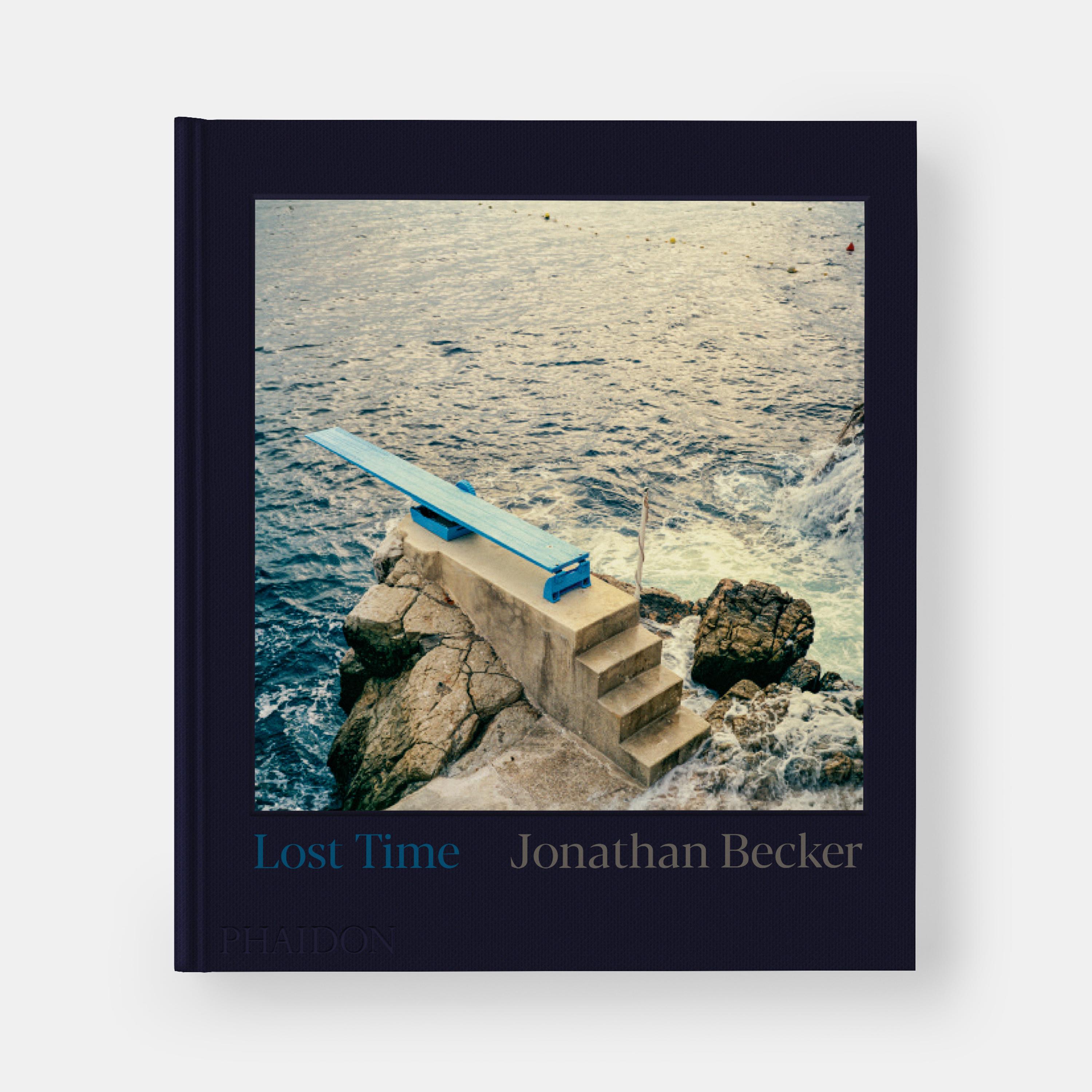 Episch, atemberaubend und absolut köstlich. Jonathan Becker: Lost Time ist ein würdiges Vermächtnis für einen der wahren fotografischen Meister unserer Zeit.' - Graydon Carter, Gründer und Mitherausgeber von Air Mail und ehemaliger Herausgeber von