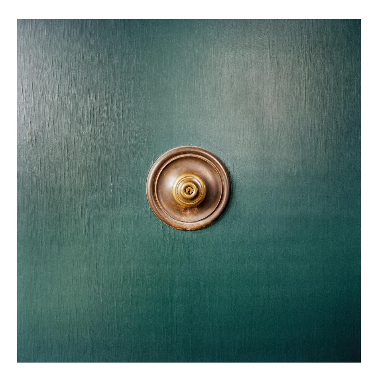 Color Photograph de Jonathan Becker - Casa de Ernest Hemingway, Ketchum, Idaho, 30 de junio de 2011
