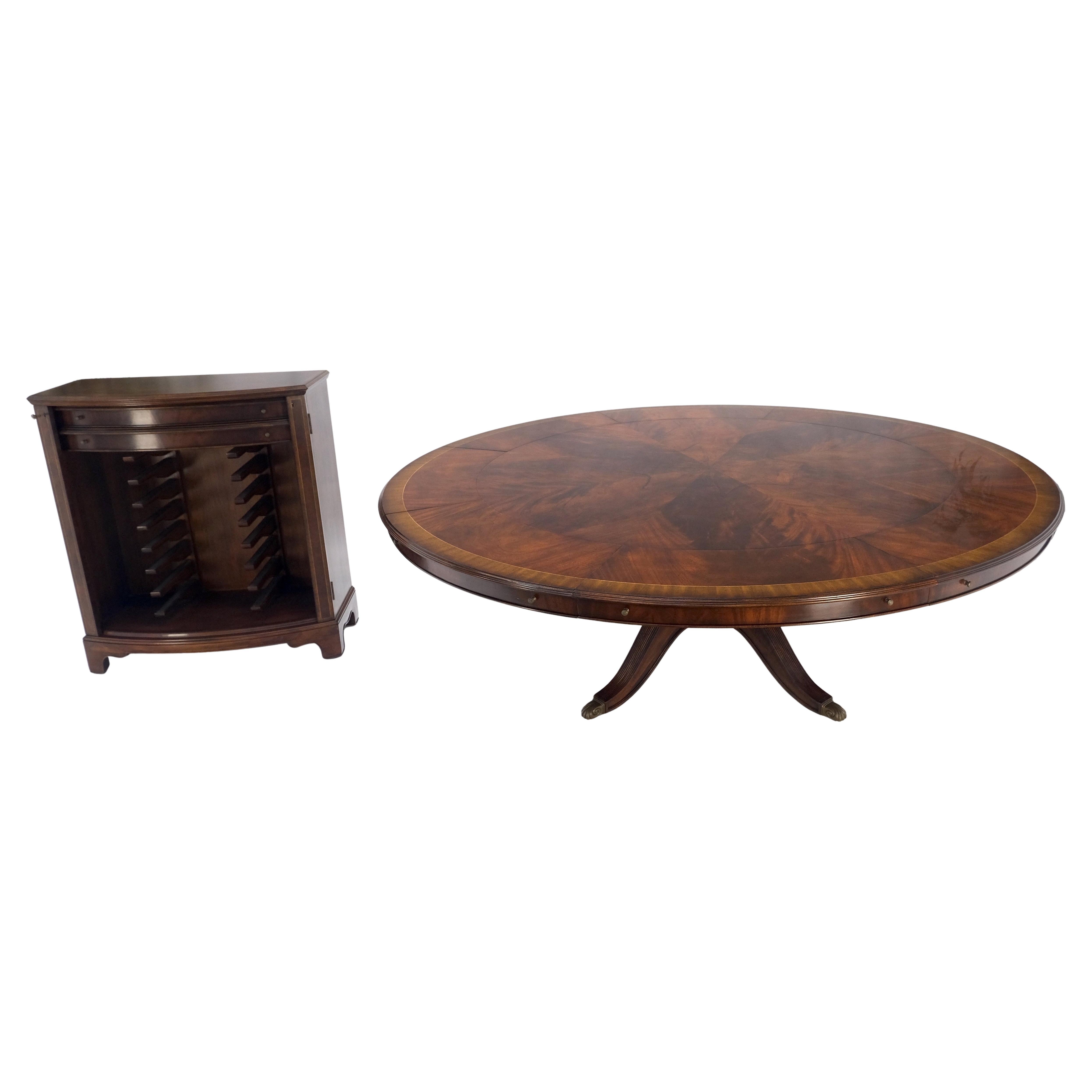 Fédéral Jonathan Charles 66/92' Diamet Round 8 board Extendable Dining Table Single Base en vente
