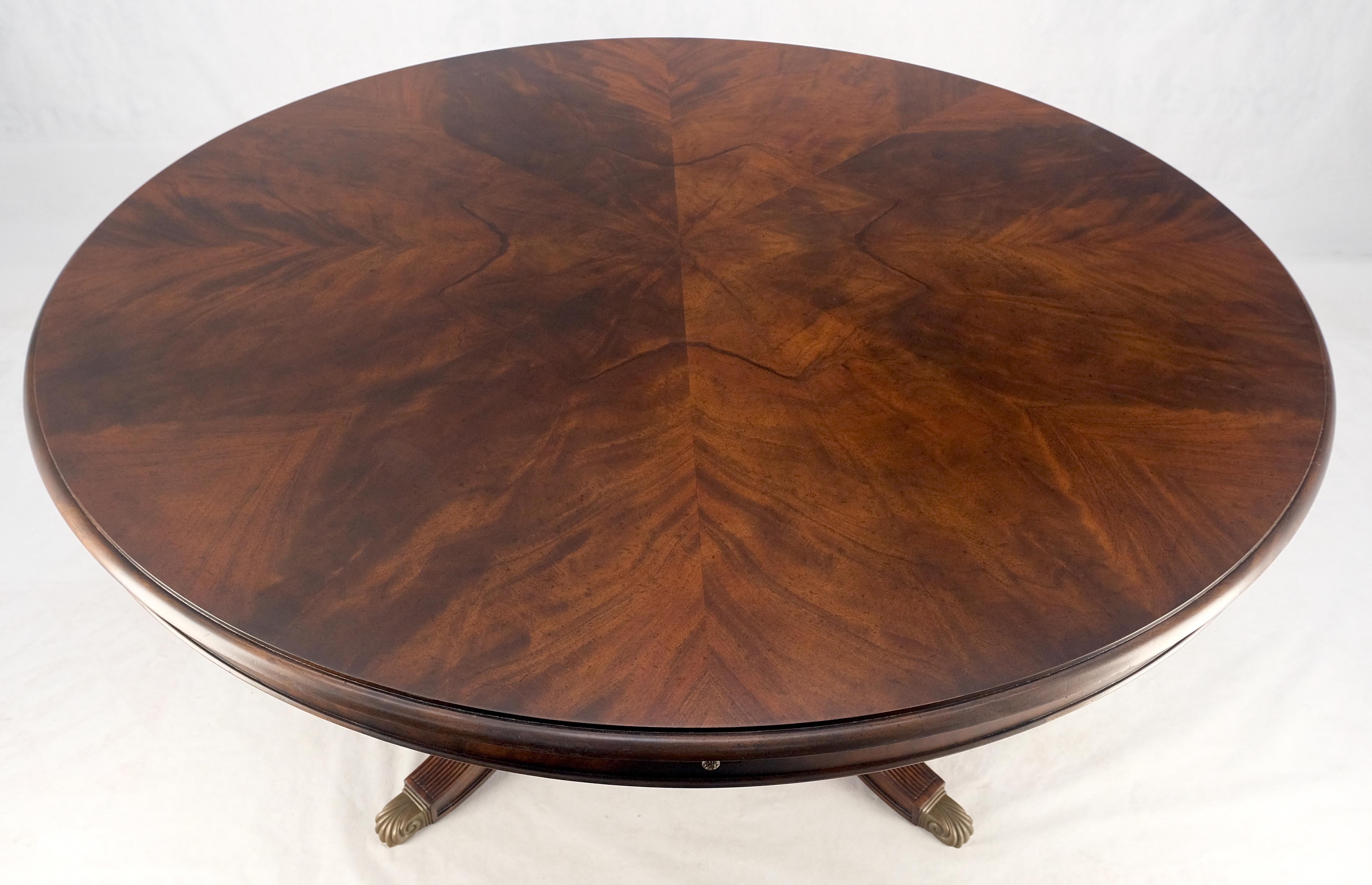 Jonathan Charles 66/92' Diamet Round 8 board Extendable Dining Table Single Base en vente 1