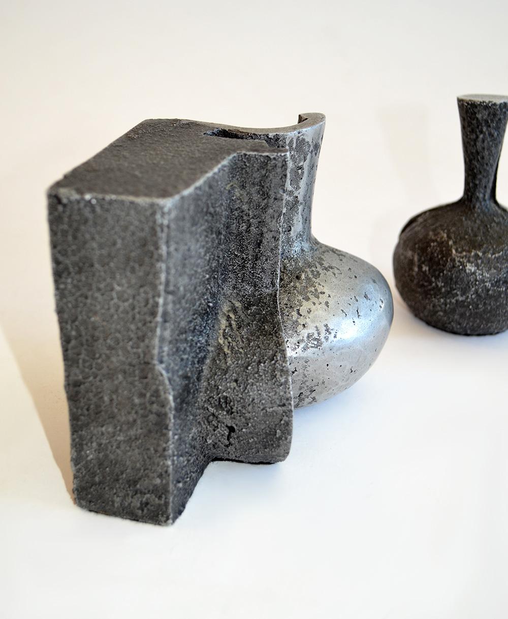 Jonathan Clarke Scultura in alluminio fuso a sabbia in due pezzi con base montata, Regno Unito, anni '80 in vendita 2