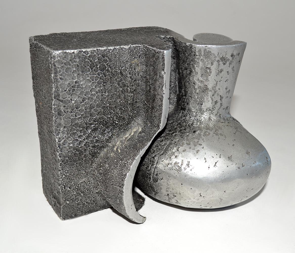 Britannico Jonathan Clarke Scultura in alluminio fuso a sabbia in due pezzi con base montata, Regno Unito, anni '80 in vendita