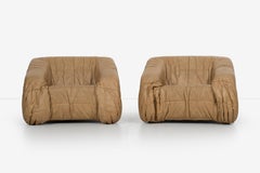 Jonathan de Pas, Donato d'Urbino and Paolo Lomazzi Piumino Pair of Lounge Chairs