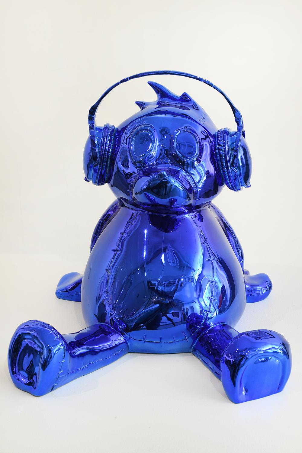 Jonathan Delmas Figurative Sculpture - Bear Song - Blue