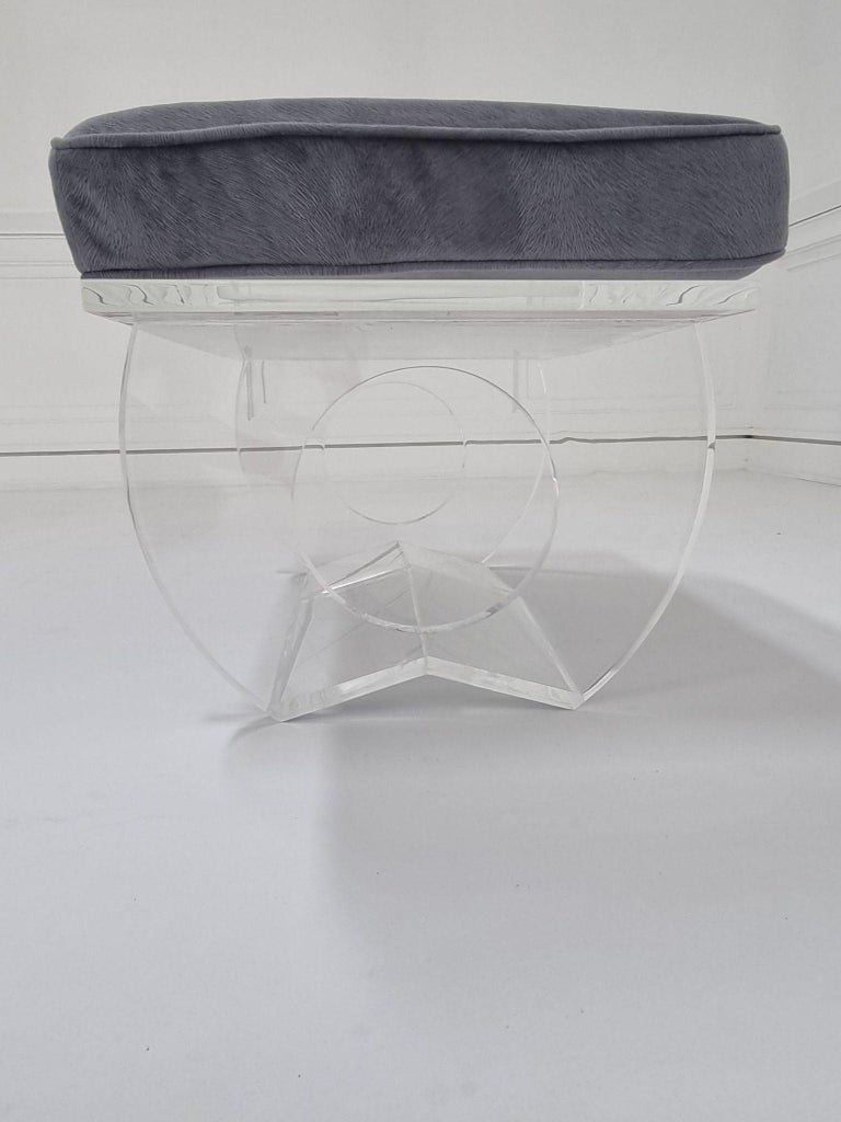 Jonathan Franc Modern Aubury Acrylic Bench In New Condition For Sale In Las Vegas, NV