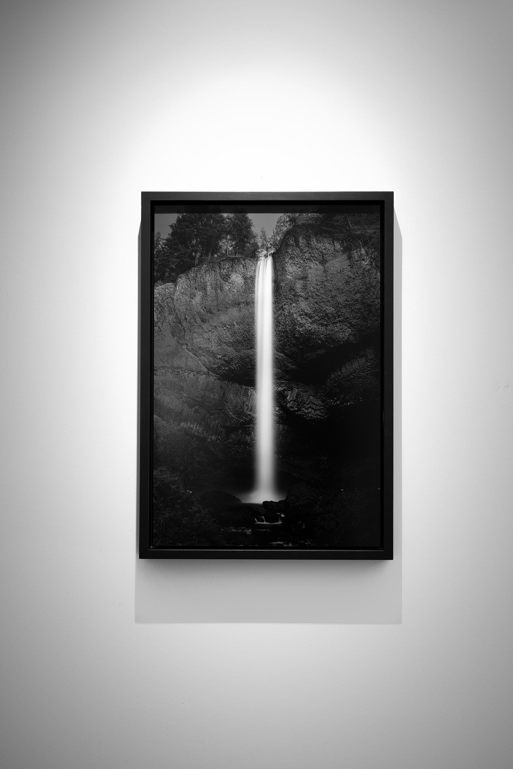 Chute d'eau VIII - Photograph de Jonathan Knight
