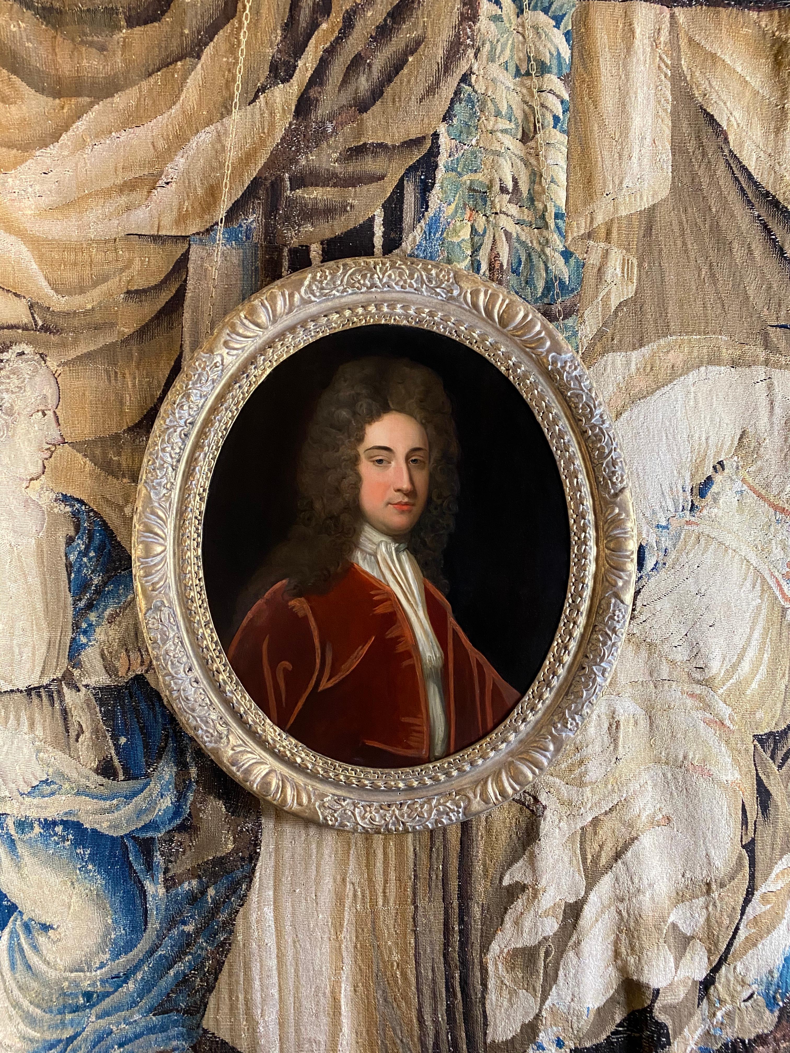 Early 18th Century English Oil Portrait of a Gentleman in a Red Velvet Jacket For Sale 1