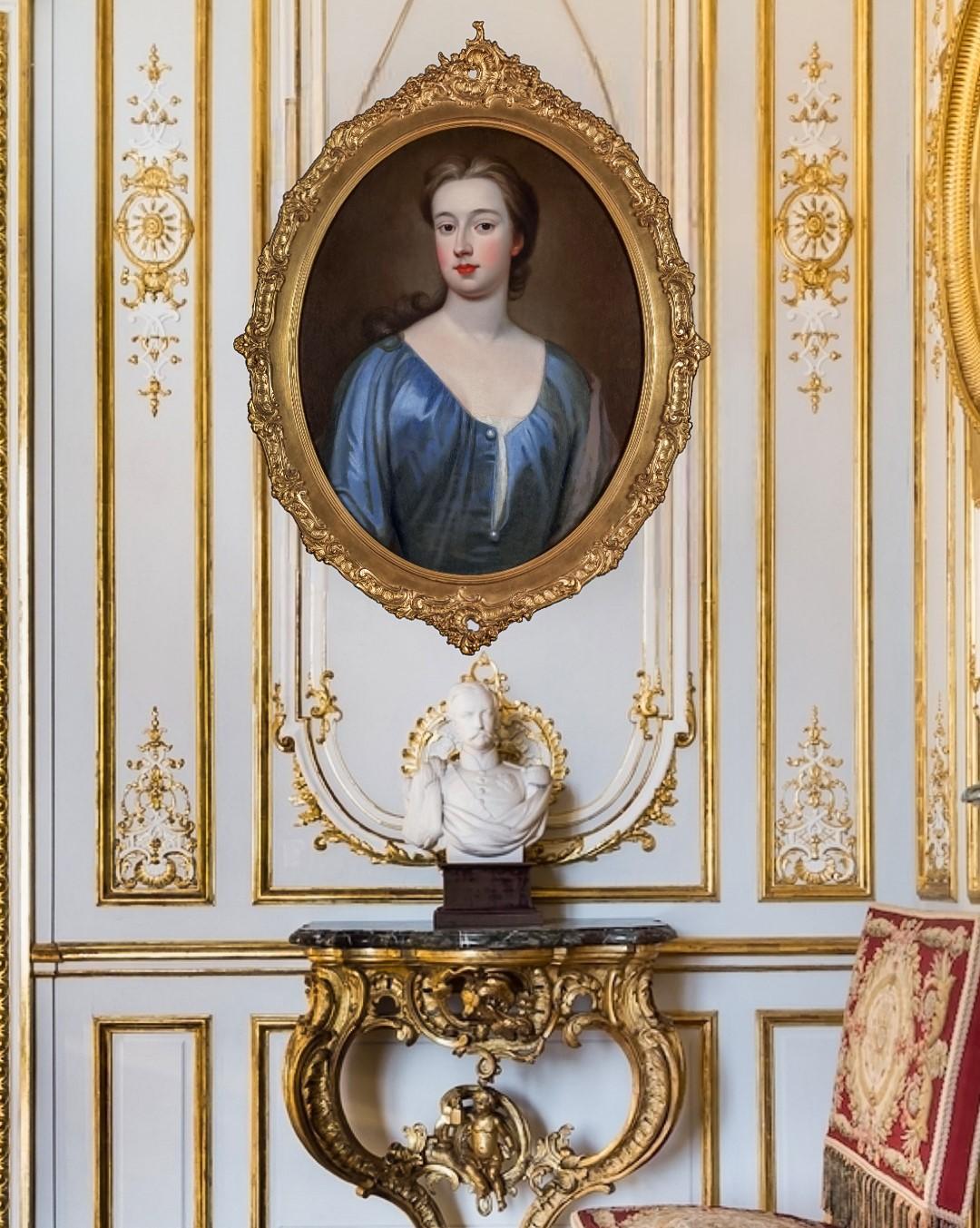 Portrait of an Elegant Lady in a Blue Silk Dress, Beautiful Antique Frame c.1720 - Painting by Jonathan Richardson, the Elder