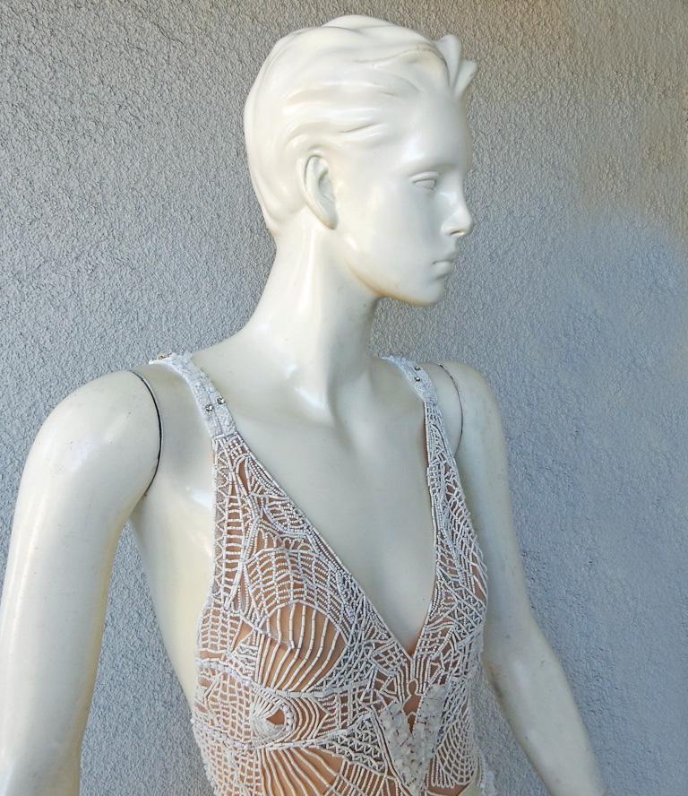 Jonathan Simkhai Rnwy Mono bordado de 12.000 $ con espectacular cola extraíble en venta 6