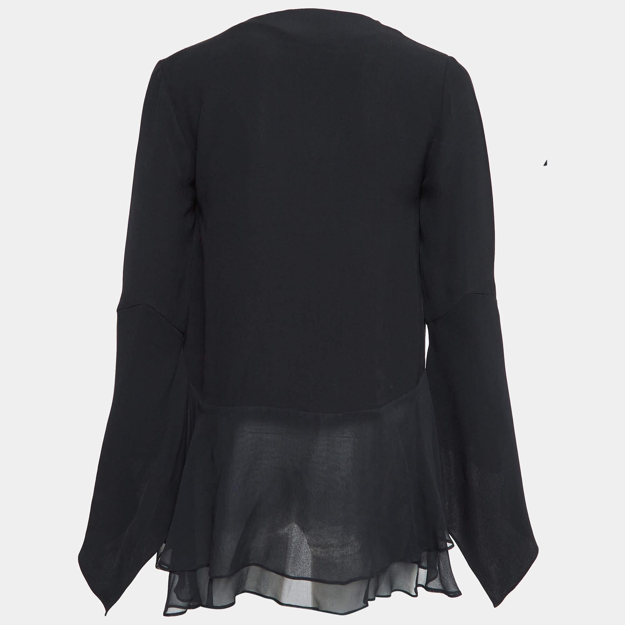 Find great style and comfort while wearing this designer top. Tailored using the best fabric the creation has been given immense detail. Style it with a skirt and heels.