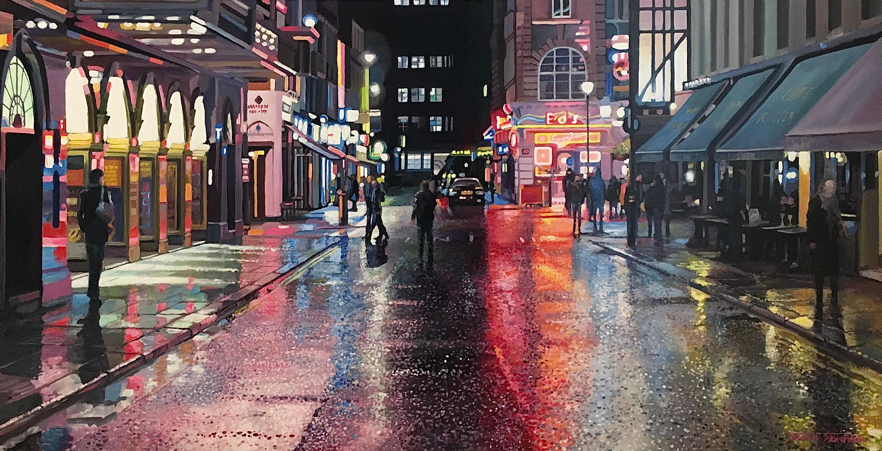Esta excepcional obra de arte está actualmente expuesta y a la venta en la Galería de Arte Contemporáneo Signet y en Internet. "Old Compton St (Noche)" es un cautivador paisaje urbano pintado por Jonathan Stewardson. Esta original obra de arte al