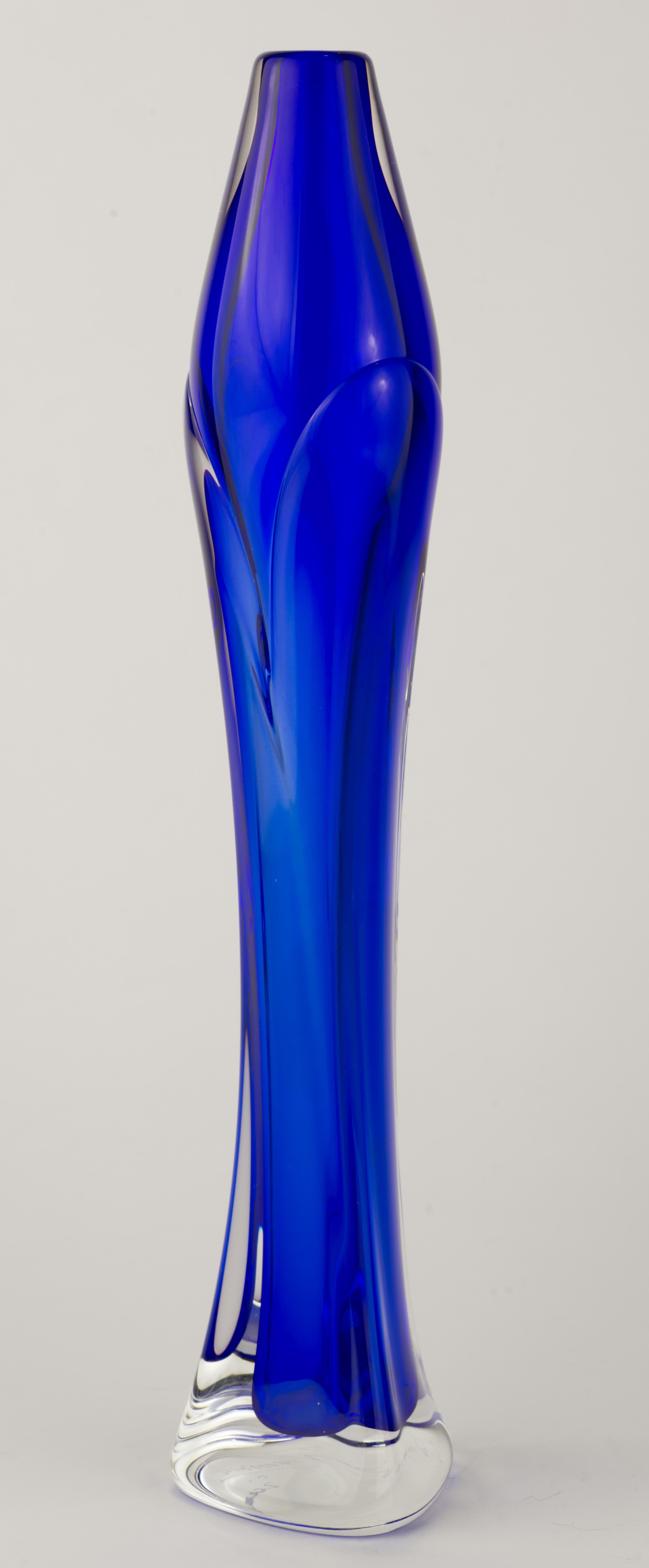 Américain Vase Sommerso bleu cobalt, verre d'art américain de Jonathan Winfisky en vente