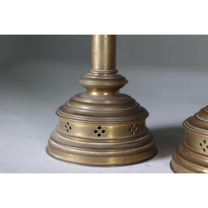 Jones and Willis. A pair of Gothic Revival heavy brass castellated candlesticks  For Sale 6