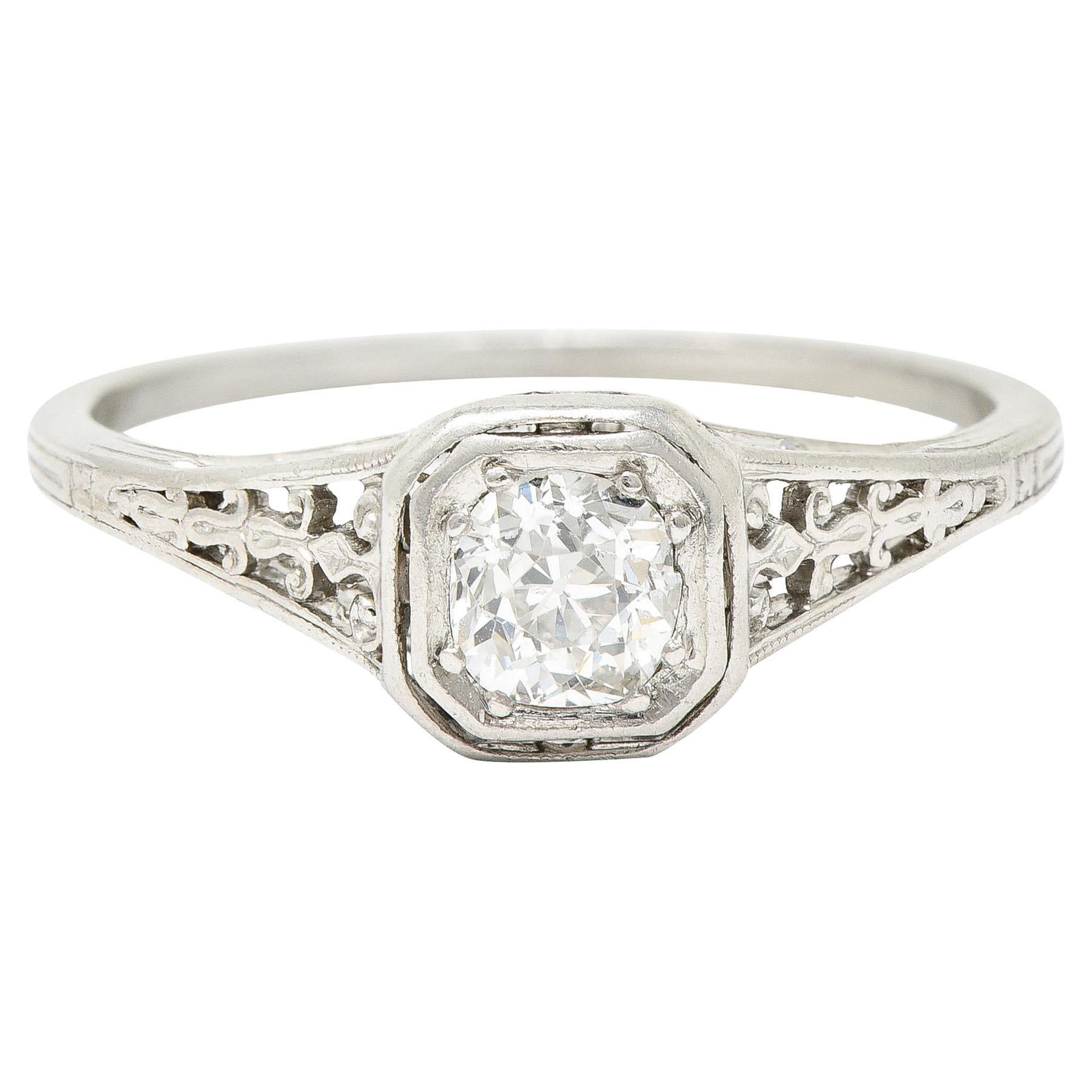 Verlobungsring aus Platin mit 0,35 Karat Diamanten im alten Minenschliff von Jones & Woodland