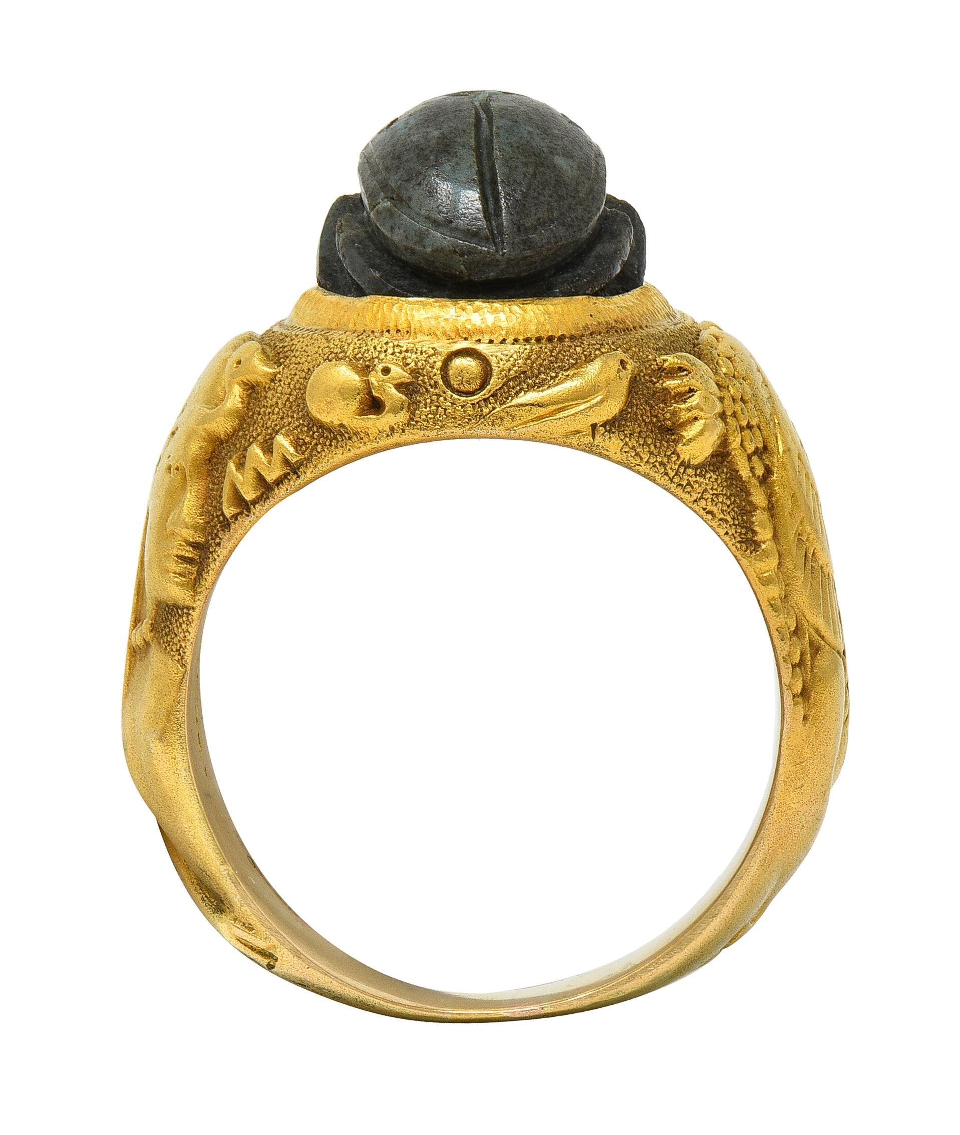 Jones Woodland, bague scarabée ancienne Art déco néo-égyptien en pierre dure 14 carats en vente 4