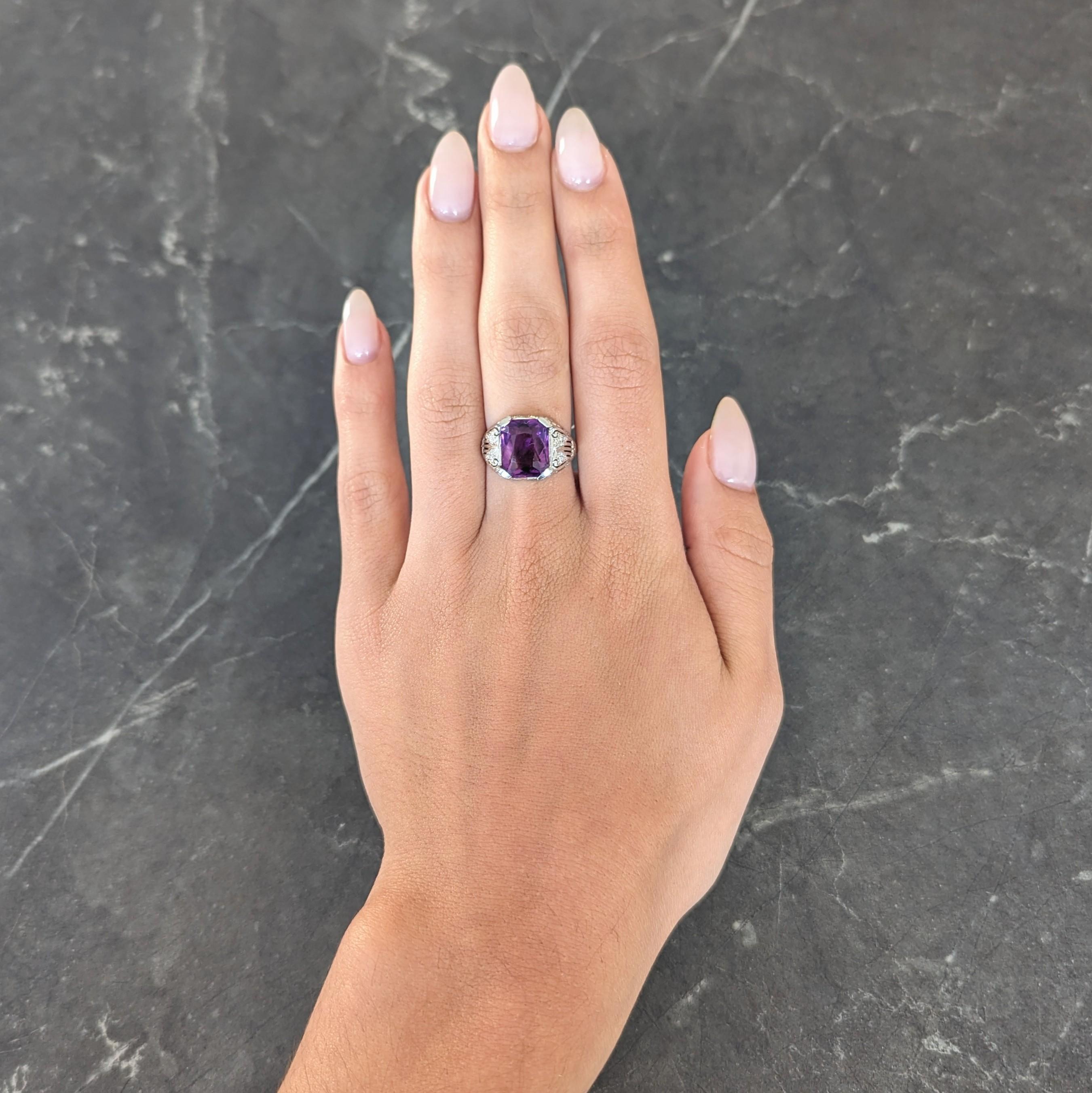 Jones & Woodland CO. Antiker Art Deco Amethyst 18 Karat Weißgold Antiker Blattwerk-Ring (Art déco)