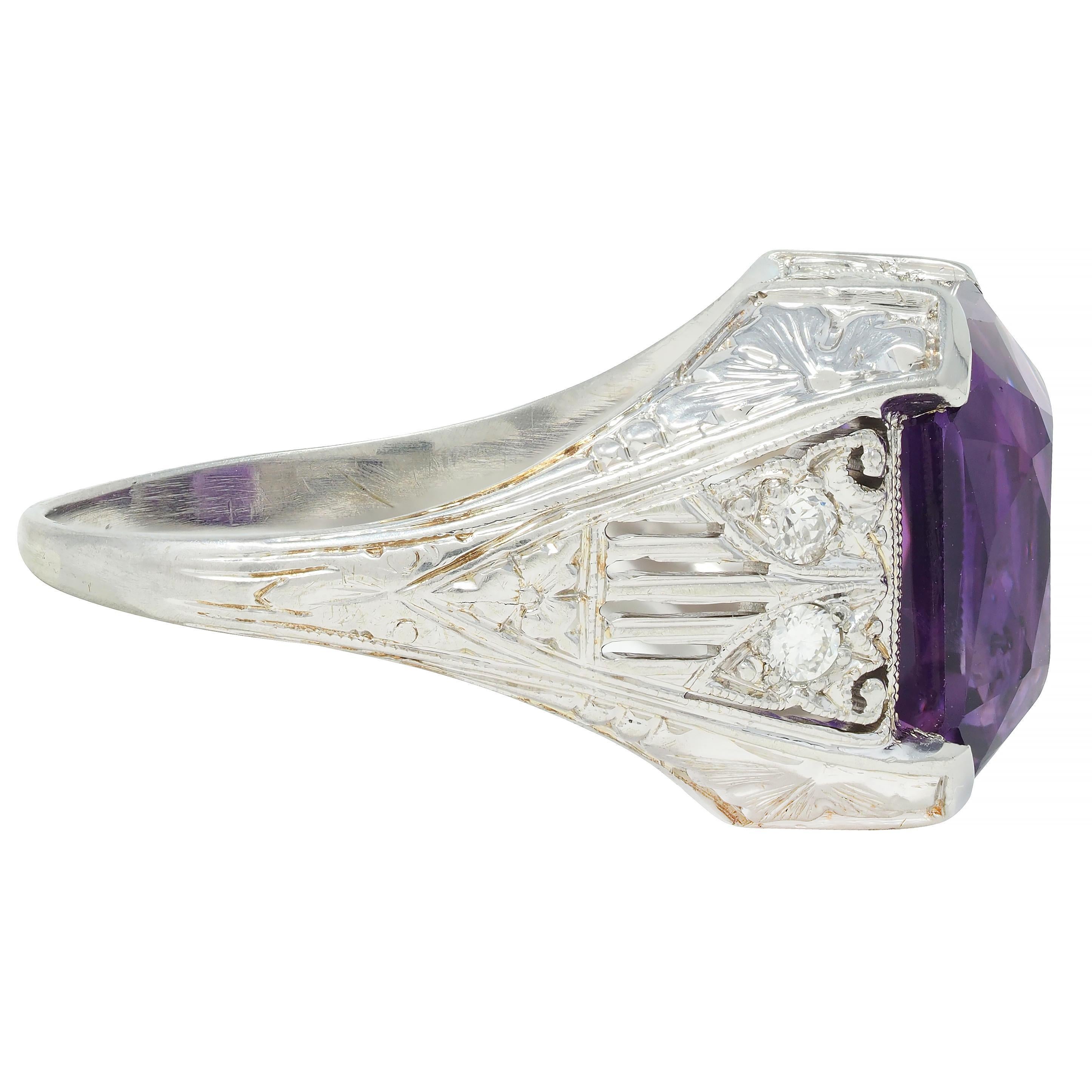 Jones & Woodland CO. Antiker Art Deco Amethyst 18 Karat Weißgold Antiker Blattwerk-Ring (Gemischter Schliff)