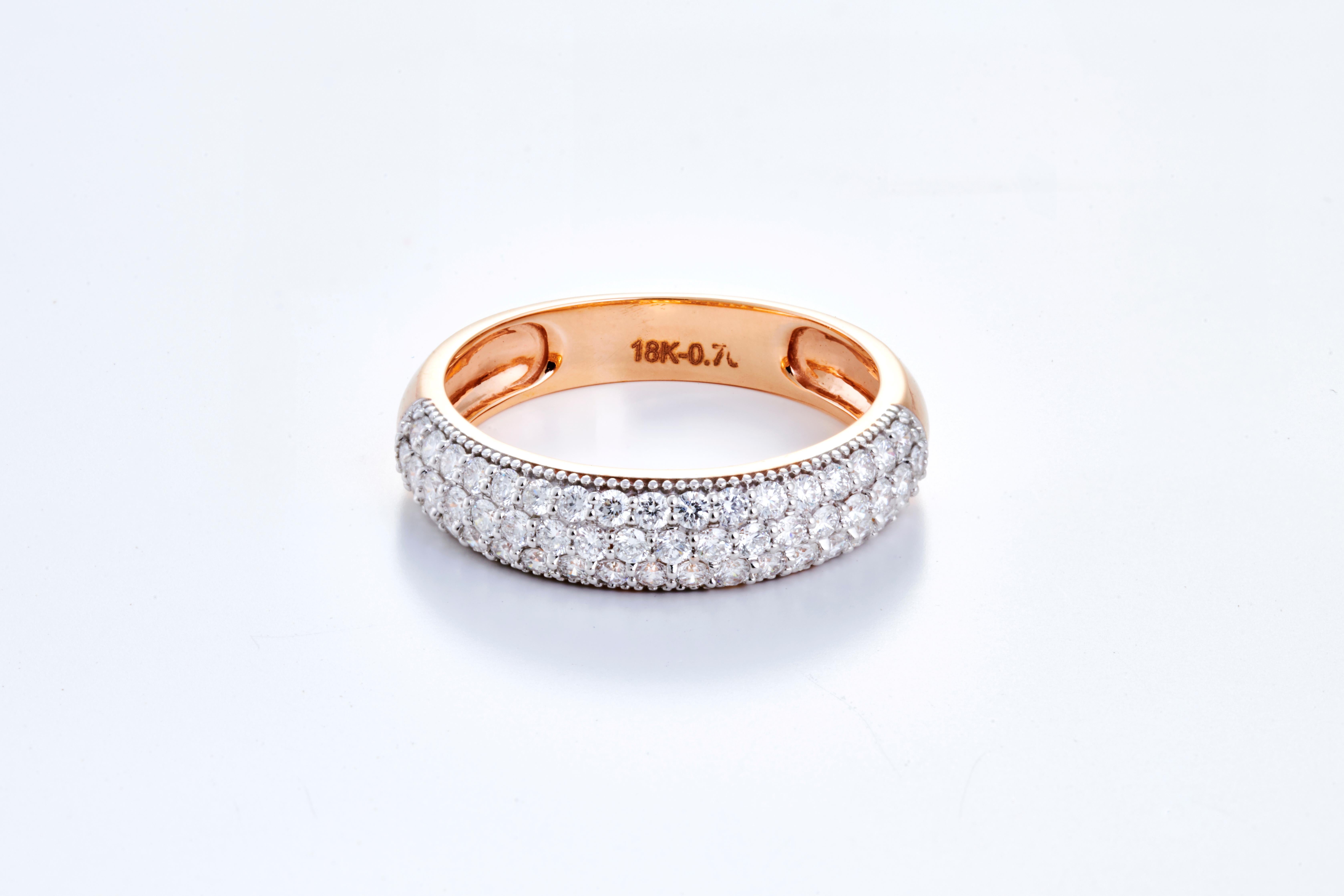 Round Cut Diamond Band Ring Set in 18 Karat Rose Gold 'VS/G Quality' For Sale