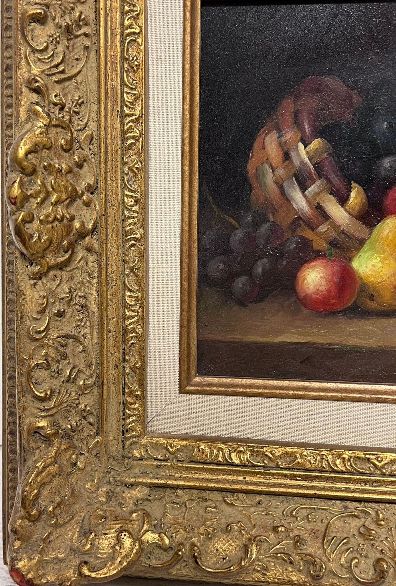 Fino bodegón clásico al óleo Fruta ornamentada en elaborado marco dorado en venta 2