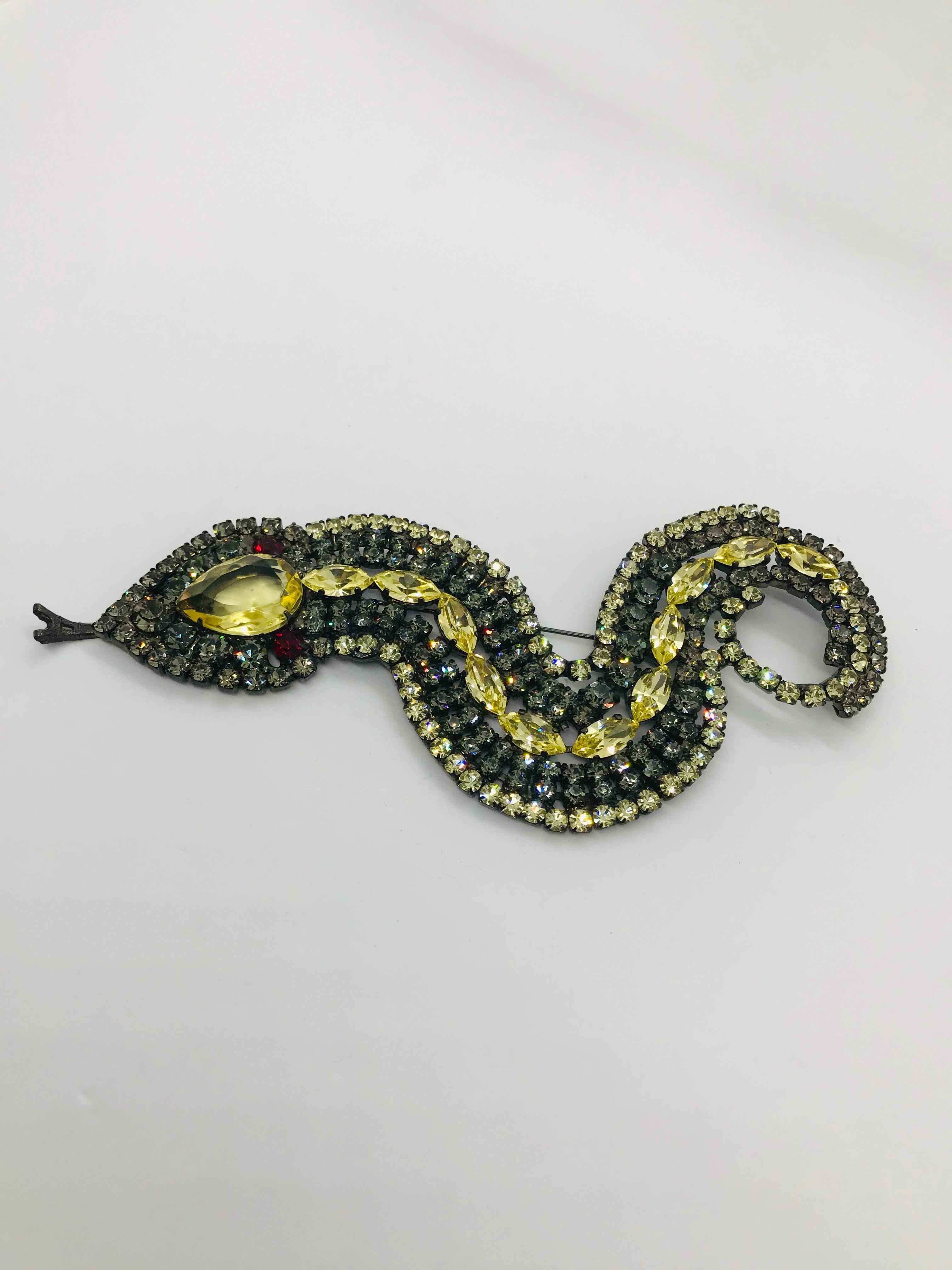 Jonquil Czech and Black Diamond Austrian Crystal Snake Brooch In New Condition For Sale In Toronto, CA