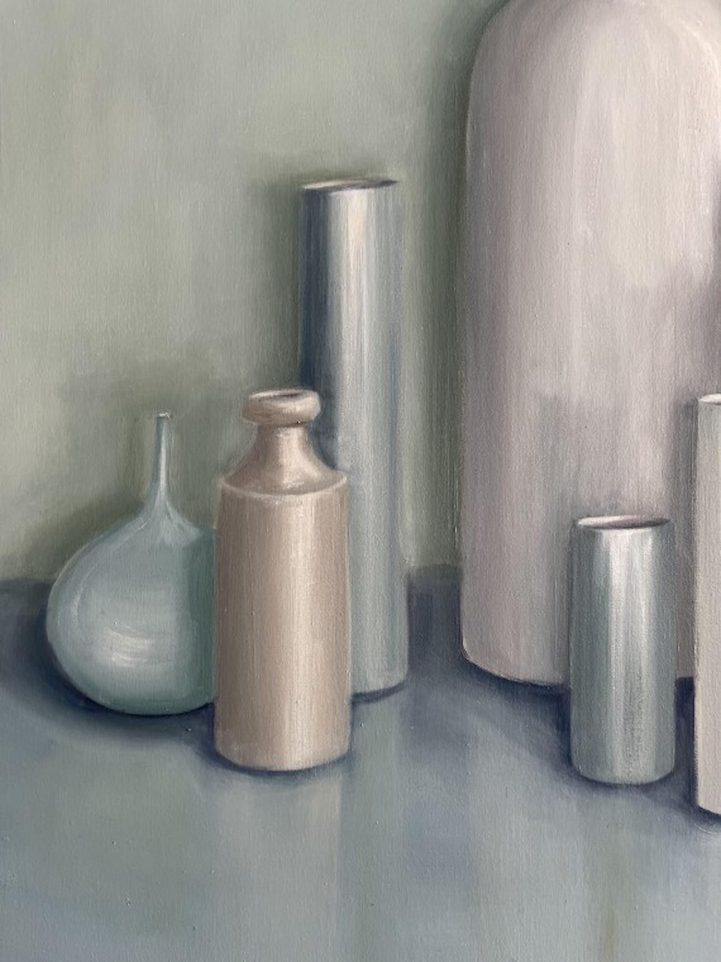 Jonquil Williamson, Macetas pálidas agrupadas, Pintura original de bodegón en venta 1