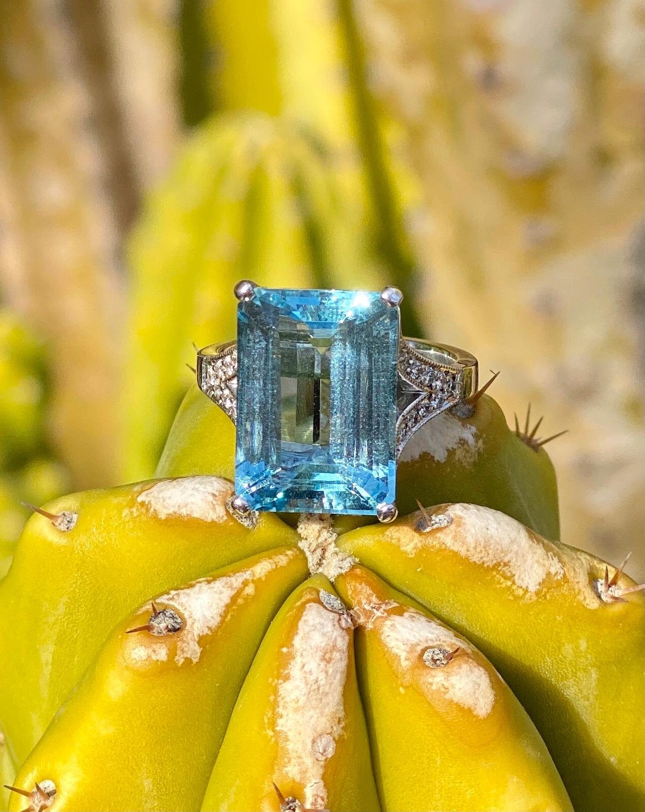 Contemporary 18 Karat White Gold 8.44 Carat Aquamarine and Diamond Cocktail Ring