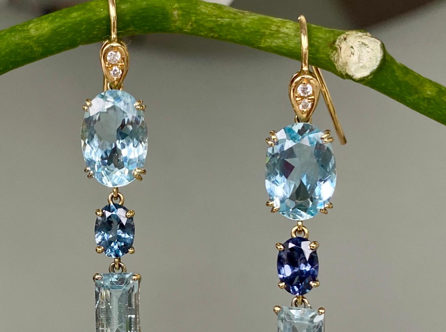 18 Karat Yellow Gold Aquamarine Blue Beryl Sapphire Diamond Drop Dangle Earrings In New Condition In New York, NY