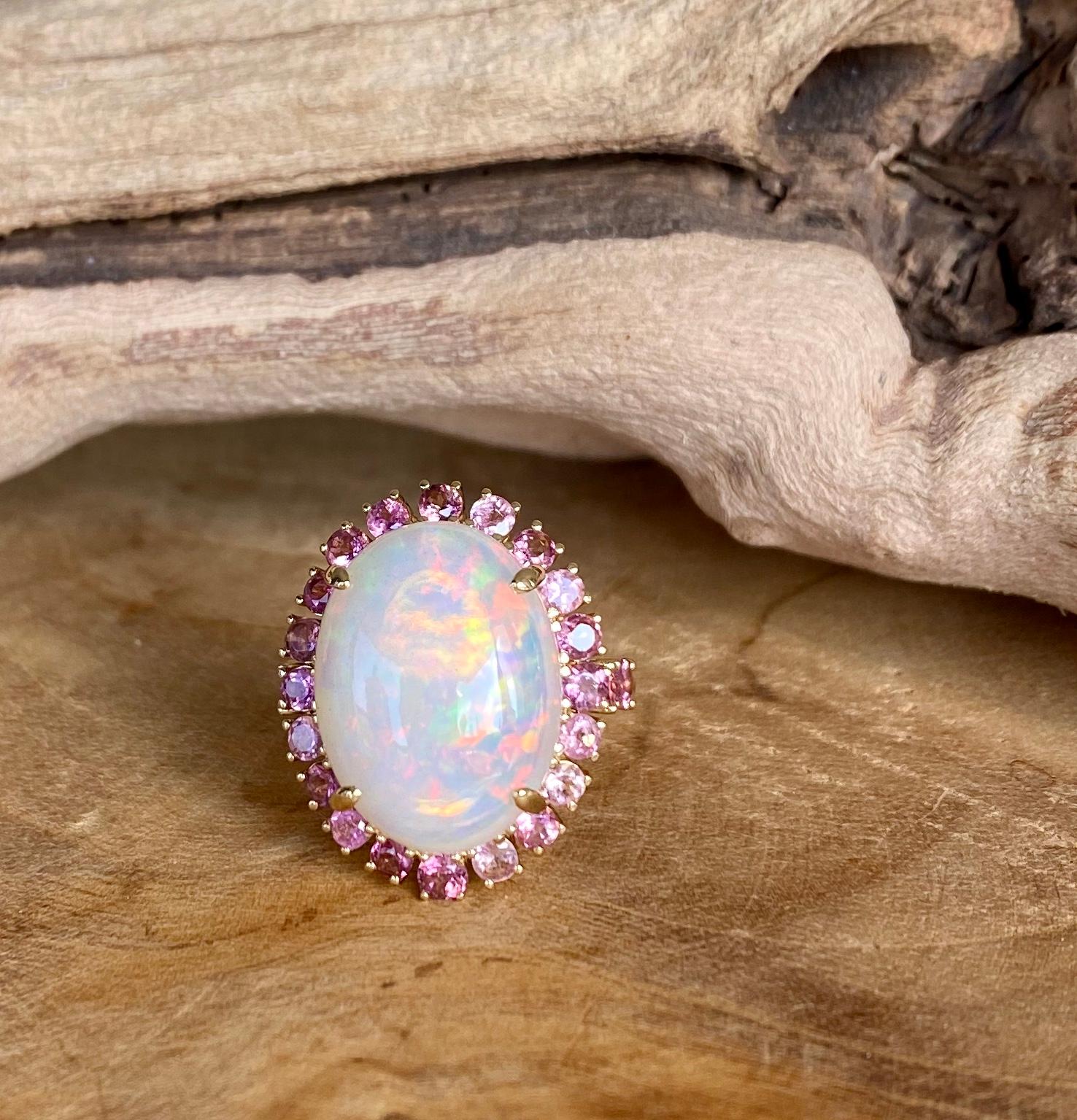 Joon Han Cabochon Äthiopischer Opal Rosa Turmalin 18 Karat Gold Cocktail Ring im Zustand „Neu“ in New York, NY