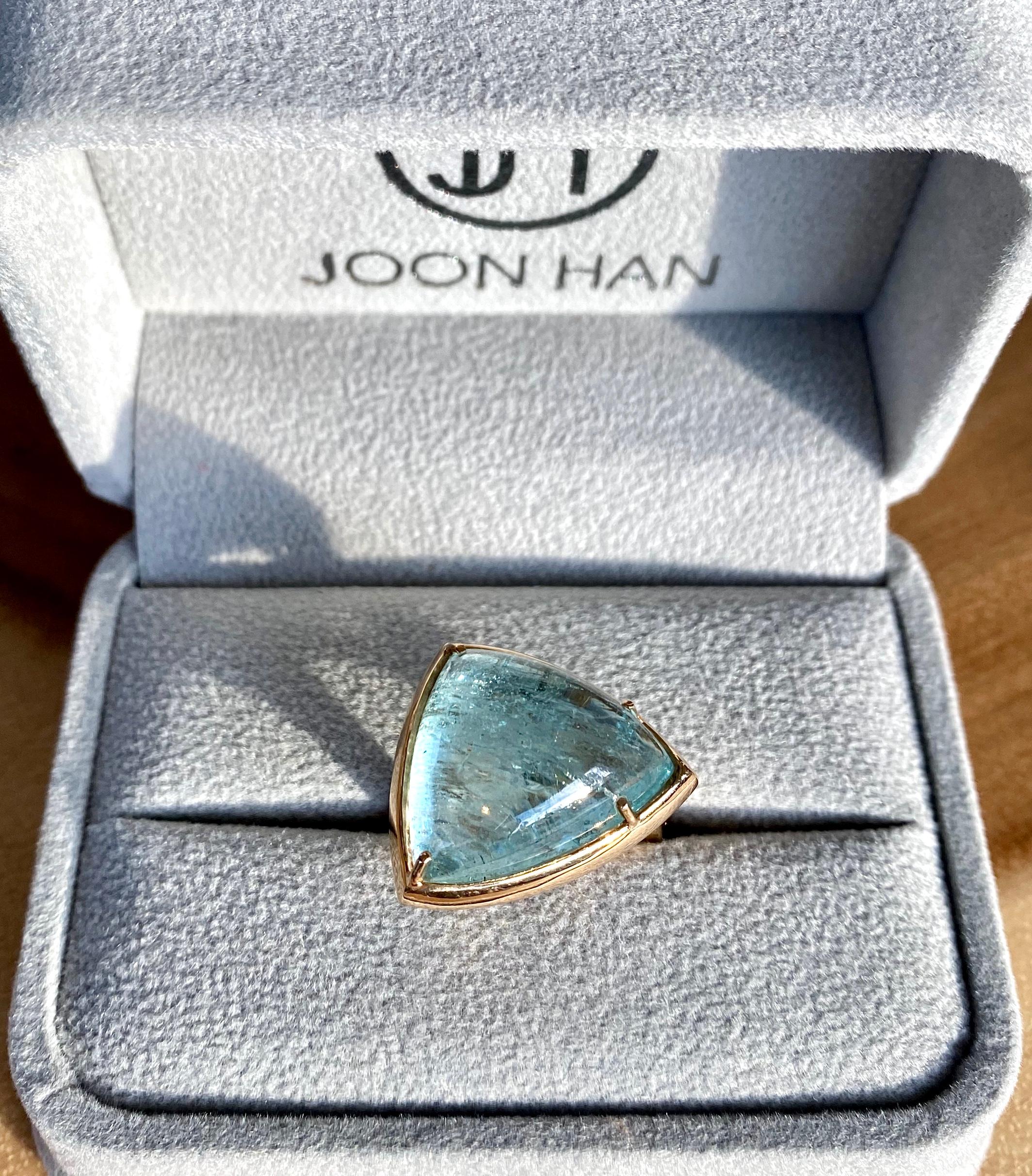 18 Karat Rose Gold Fancy Shaped Cabochon Aquamarine Cocktail Ring For Sale 6