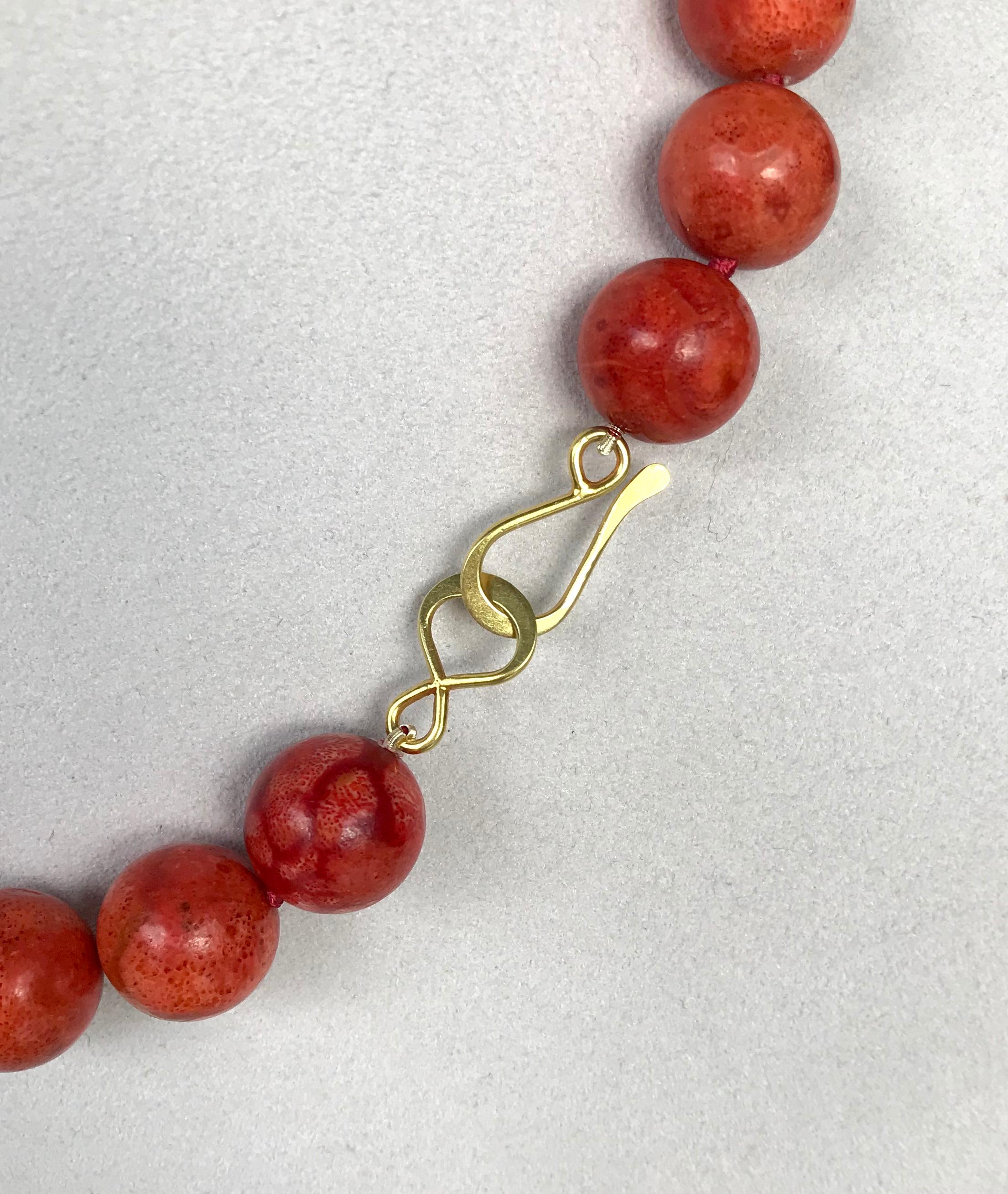 Orange Coral Bead Necklace 18 Karat Gold Enhancers and Clasp For Sale 3