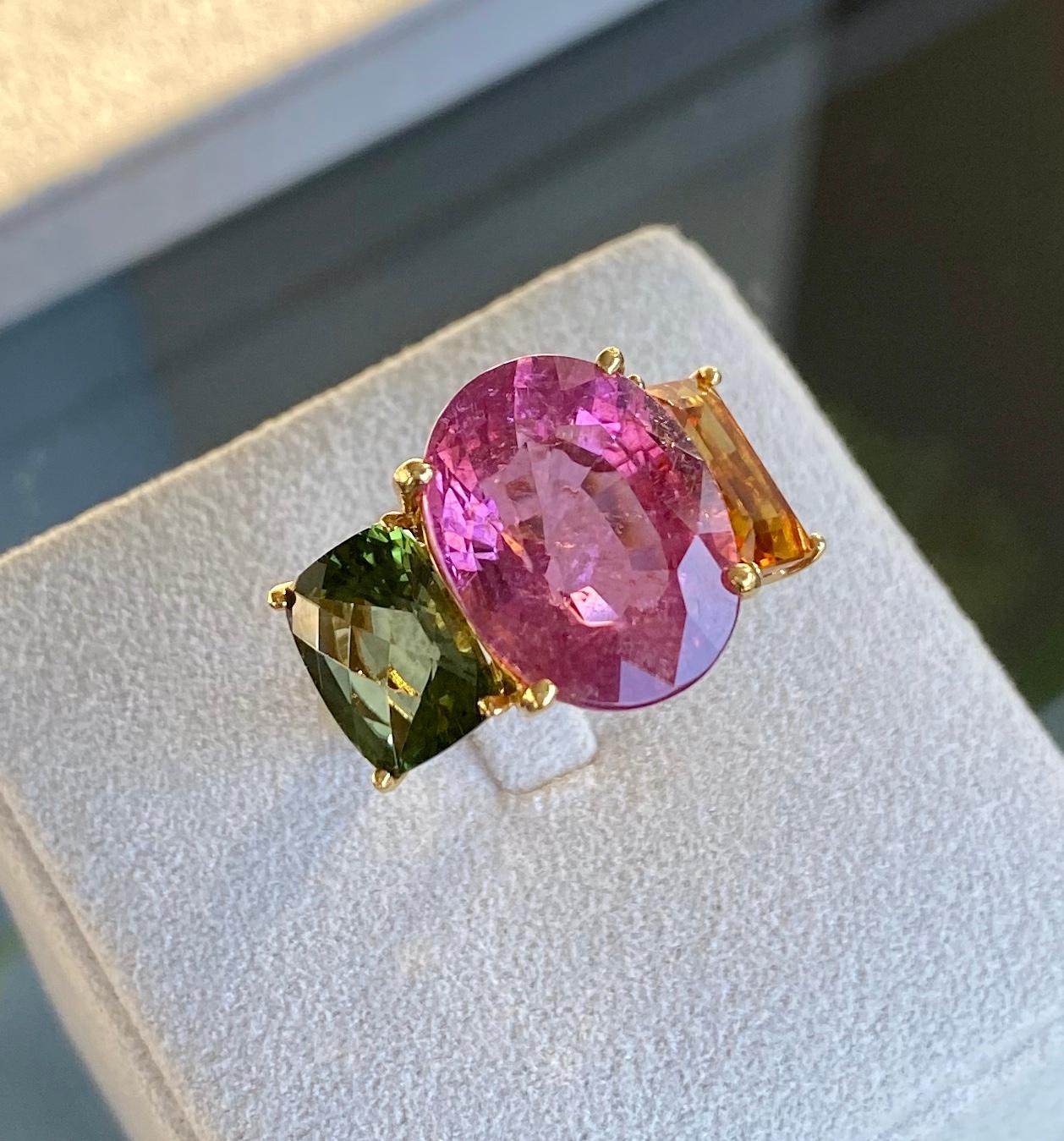 18 Karat Gelbgold Rosa Turmalin Citrin Turmalin 3-Stein Cocktail-Ring für Damen oder Herren im Angebot