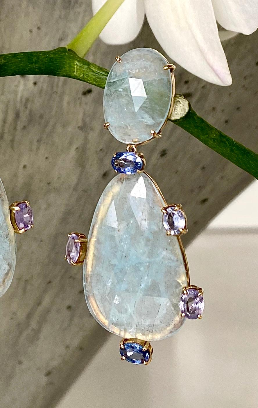 18 Karat Yellow Gold Rose Cut Aquamarine Multi Color Spinel Drop Dangle Earrings In New Condition For Sale In New York, NY