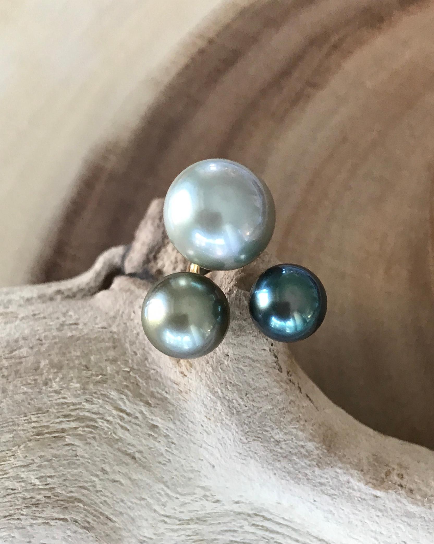 18 Karat Yellow Gold South Sea Tahitian Multi-Color Pearl Cluster Cocktail Ring In New Condition For Sale In New York, NY