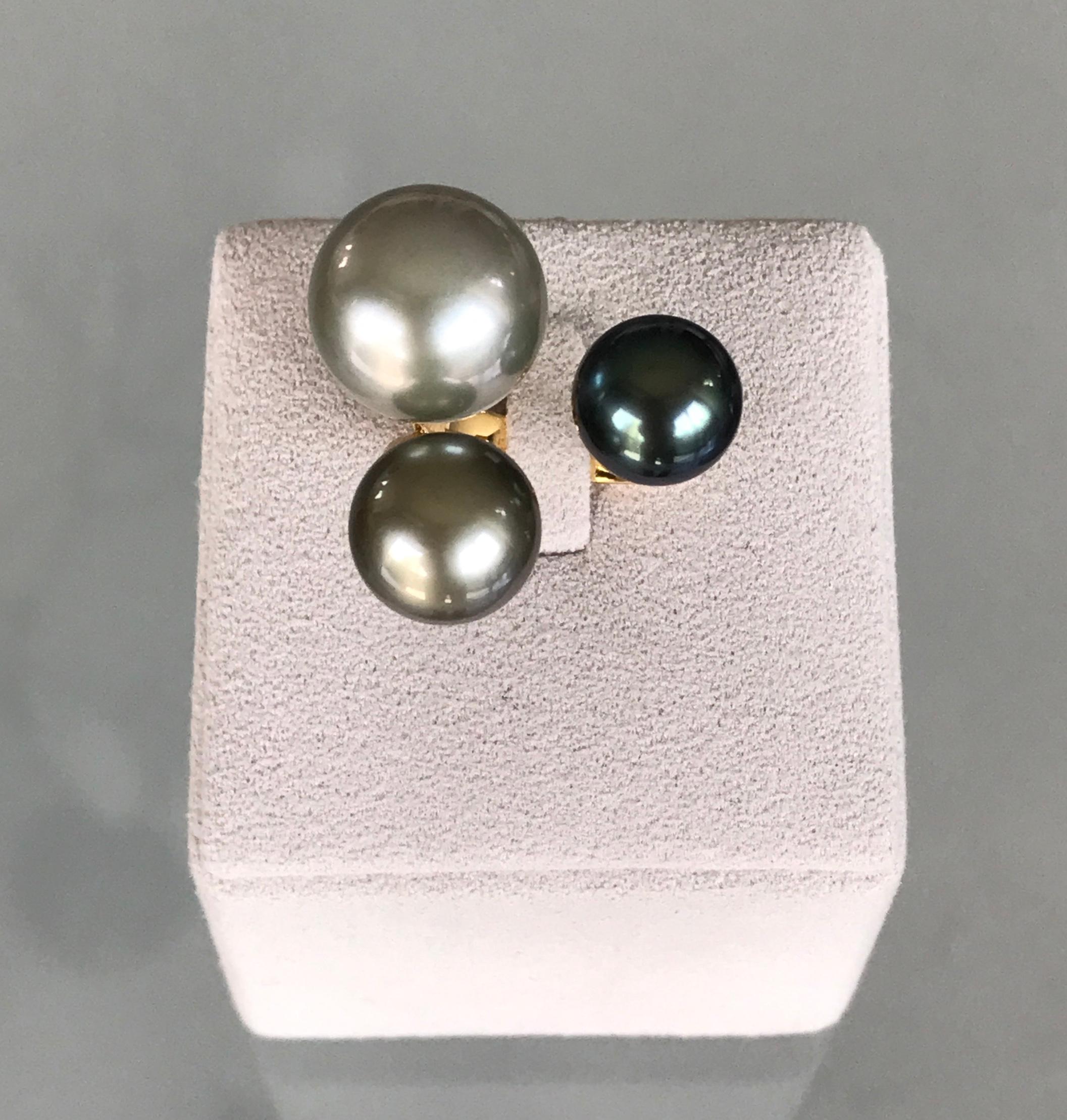Women's or Men's 18 Karat Yellow Gold South Sea Tahitian Multi-Color Pearl Cluster Cocktail Ring For Sale