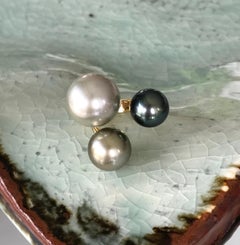 Joon Han South Sea Tahitian Multicolor Pearl 18K Gold Three-Stone Cluster Ring