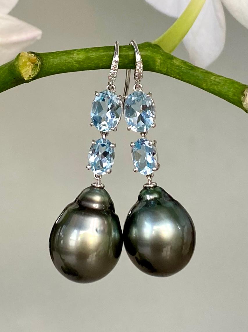 18 Karat Weißgold Ohrhänger mit schwarzen Tahiti-Perlen, Aquamarin und Diamanten (Zeitgenössisch) im Angebot